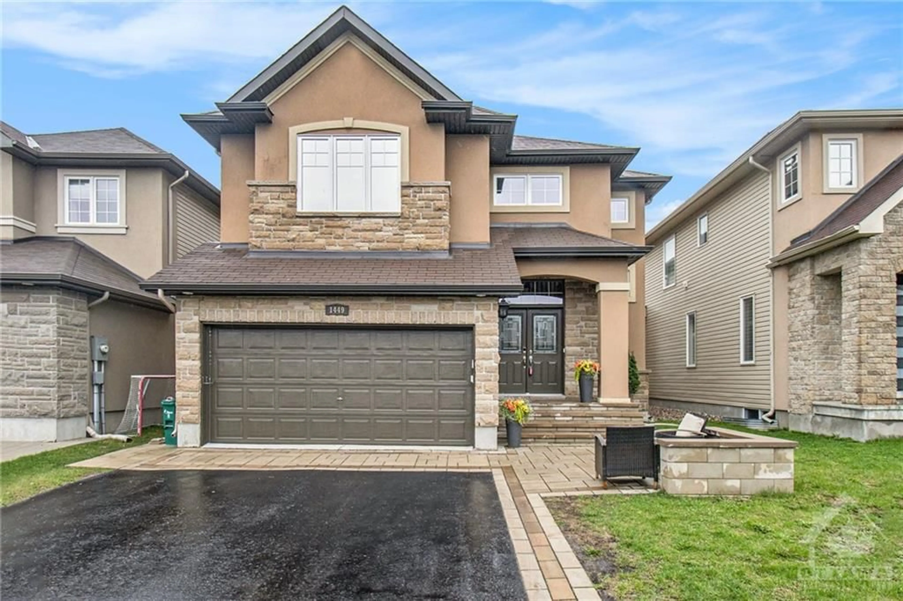 Frontside or backside of a home for 1449 COMFREY Cres, Ottawa Ontario K4A 0L8