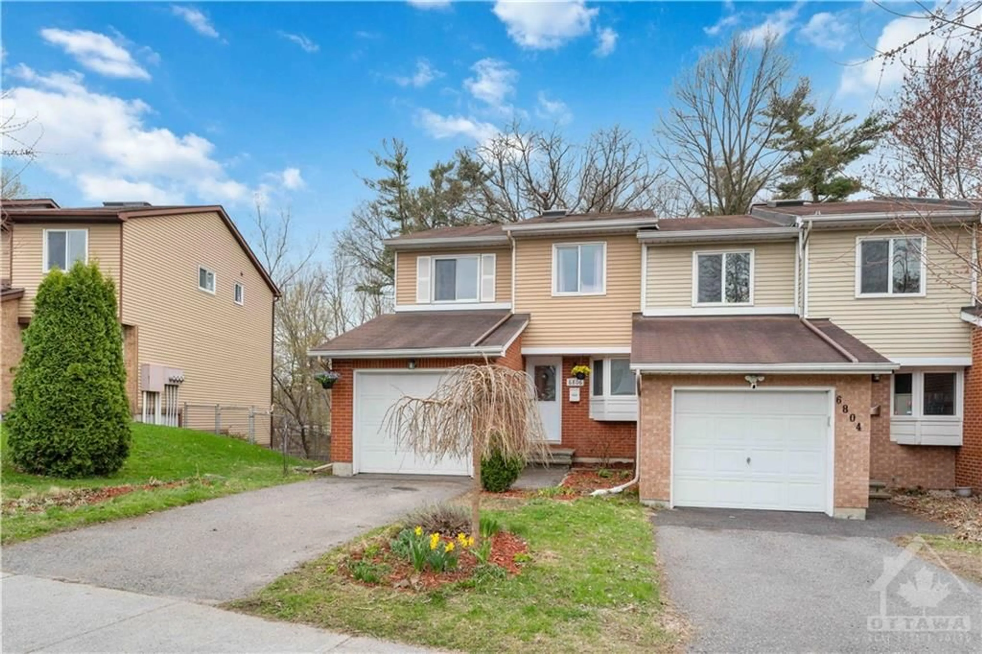Frontside or backside of a home for 6806 BILBERRY Dr, Orleans Ontario K1C 3R4