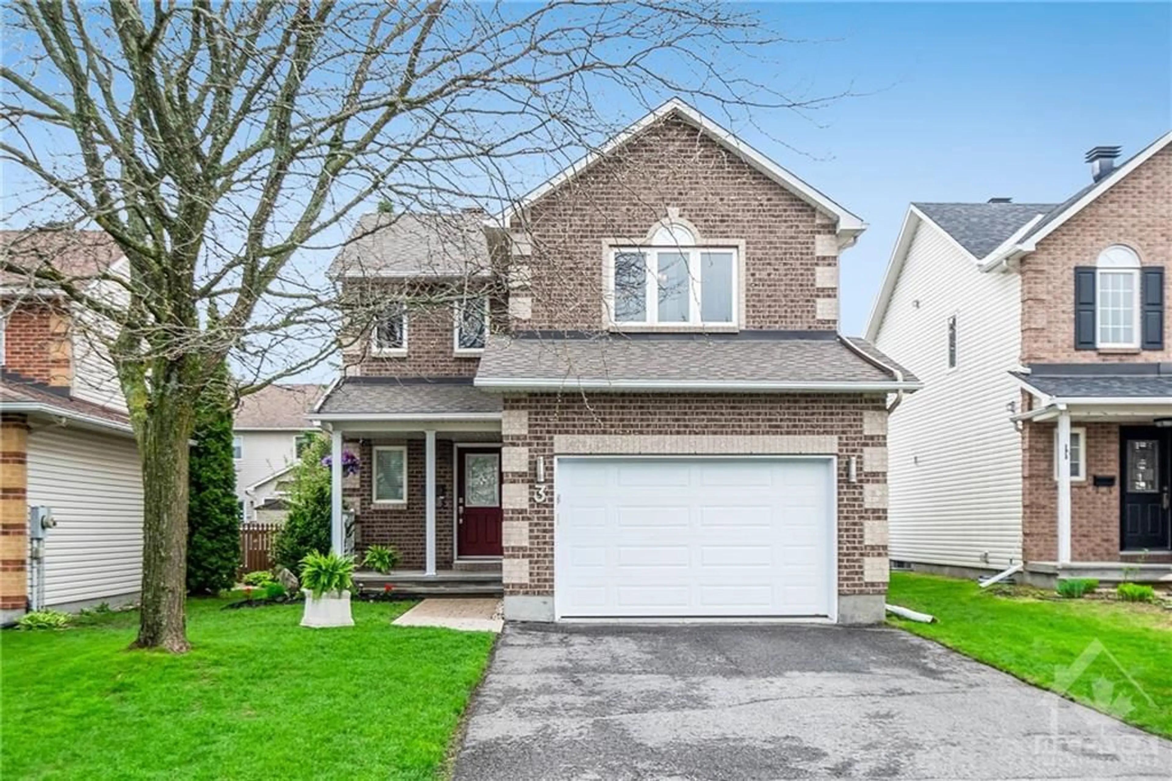 Frontside or backside of a home for 3 WHALINGS Cir, Stittsville Ontario K2S 1S4