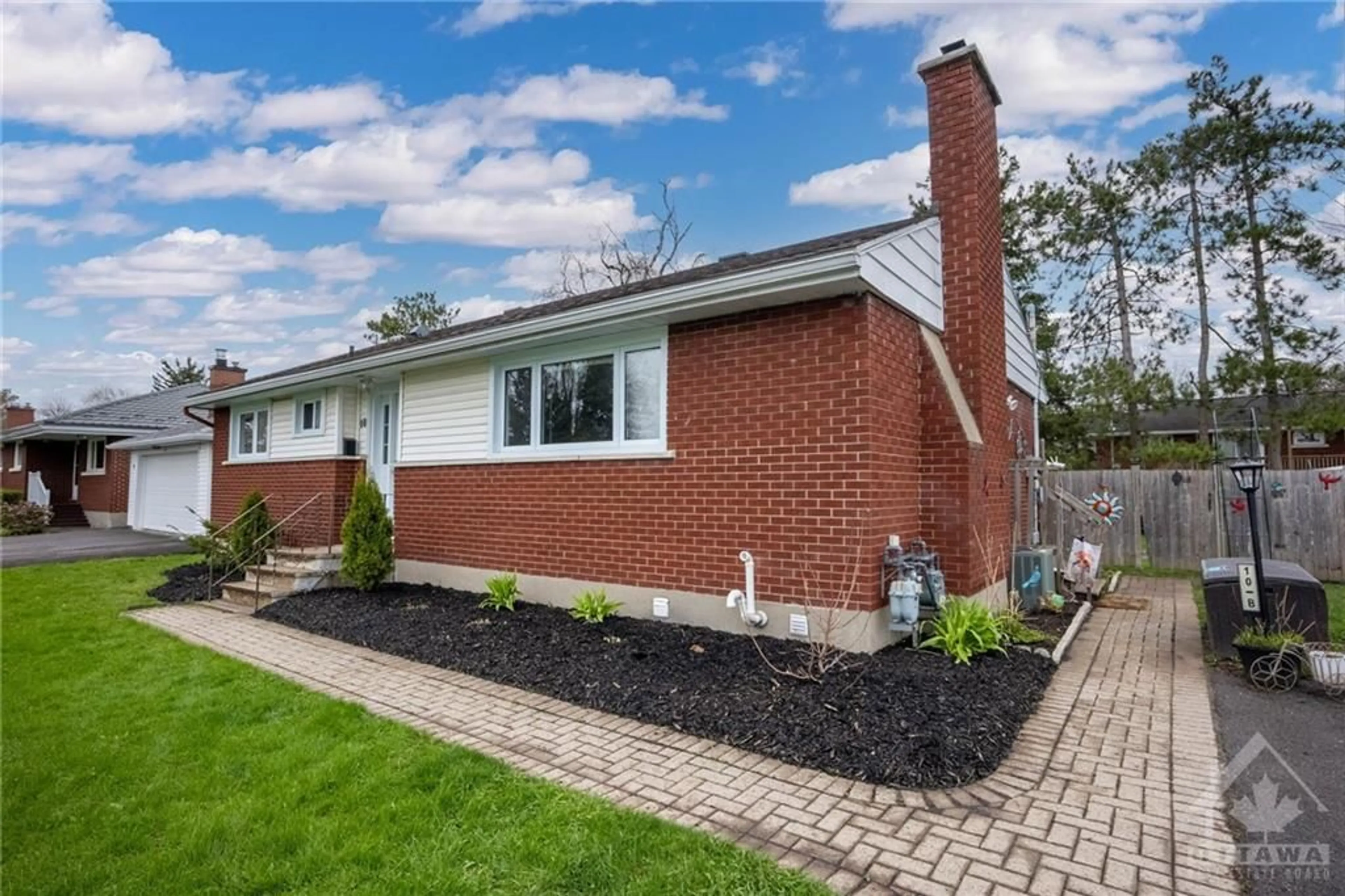 Home with brick exterior material for 10 ROUNDHAY Dr, Ottawa Ontario K2G 1B5