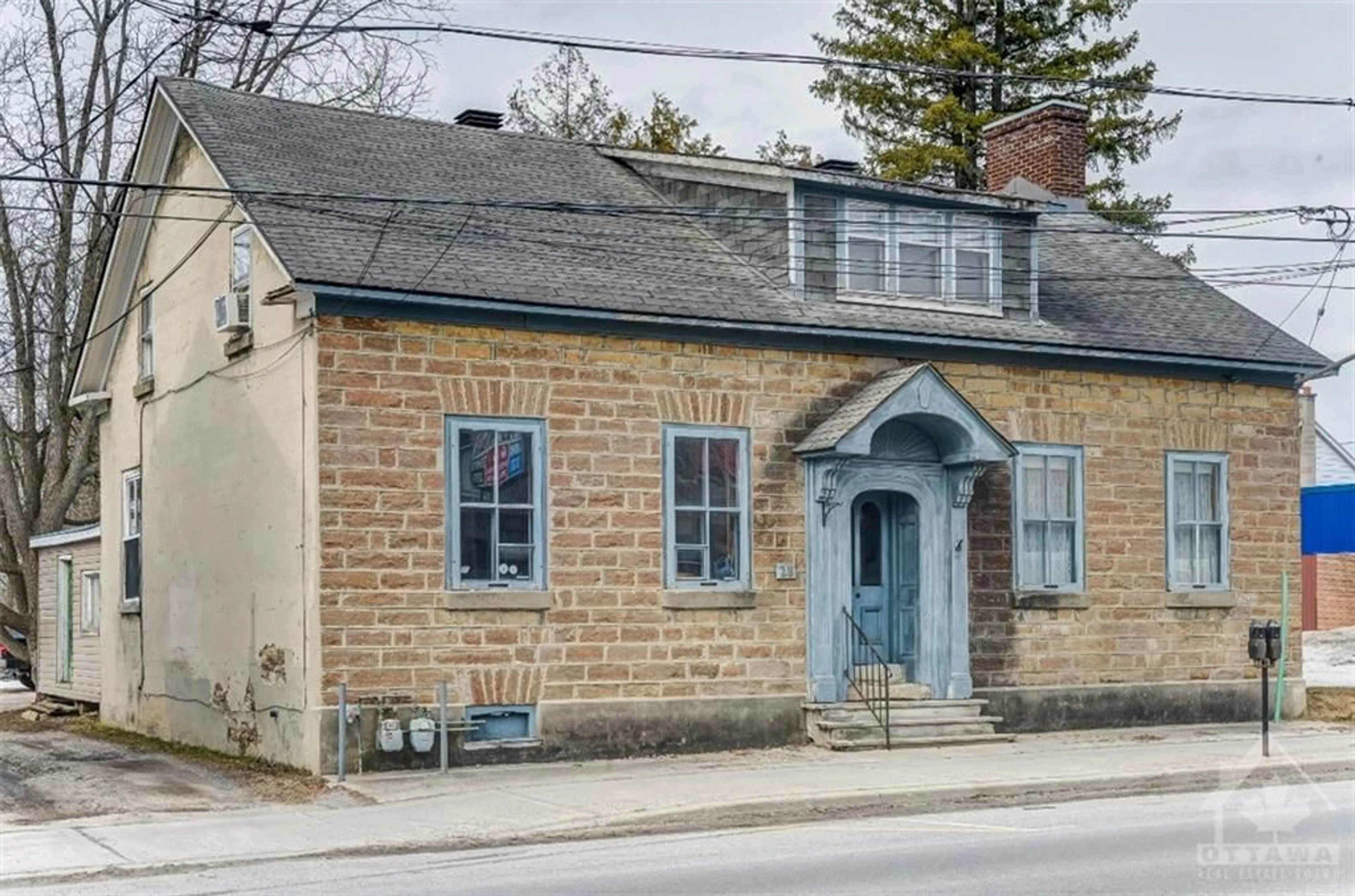 Cottage for 28 WILSON St, Perth Ontario K7H 2M9