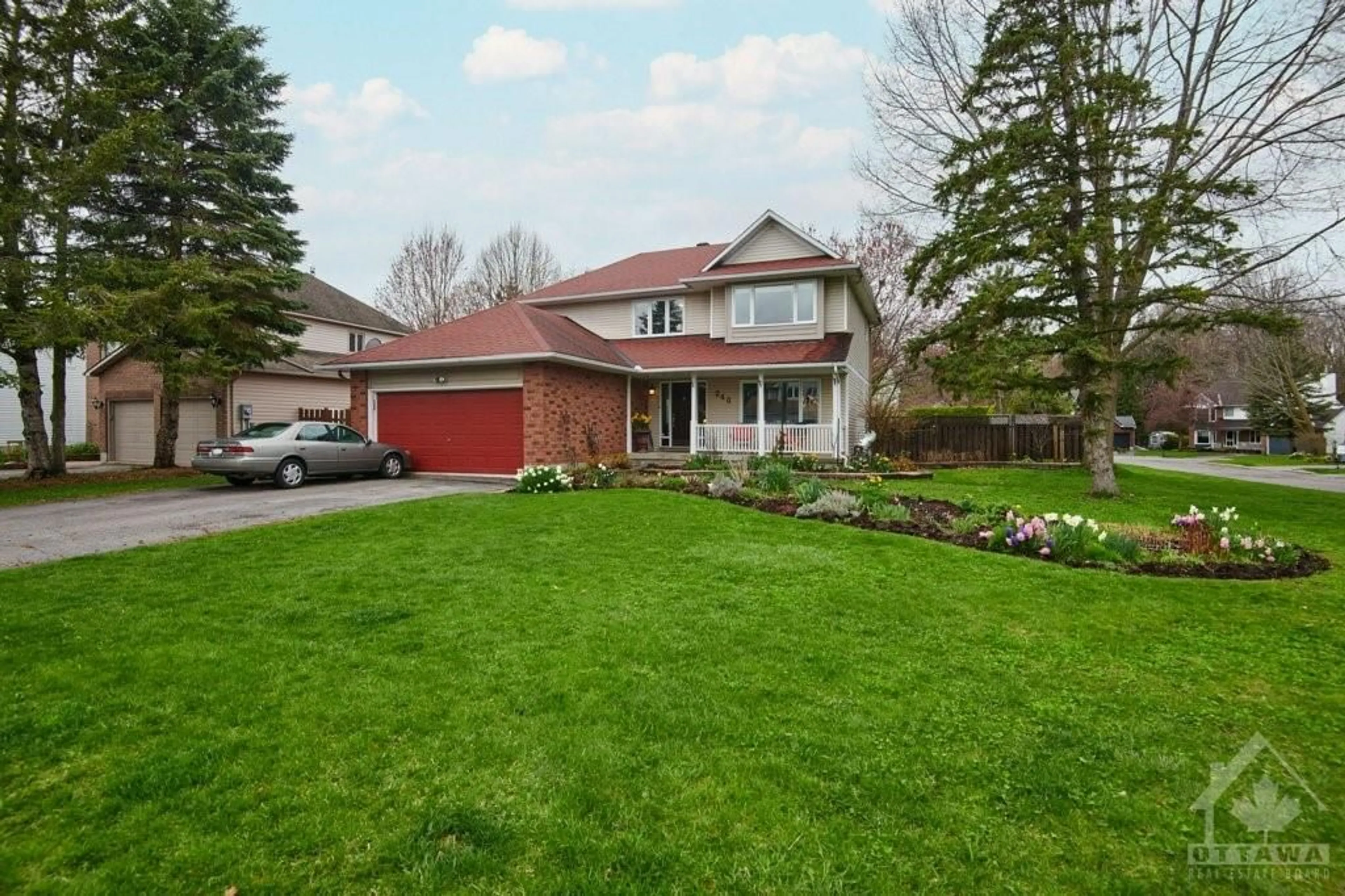 Frontside or backside of a home for 240 MACDOUGALL St, Russell Ontario K4R 1A4