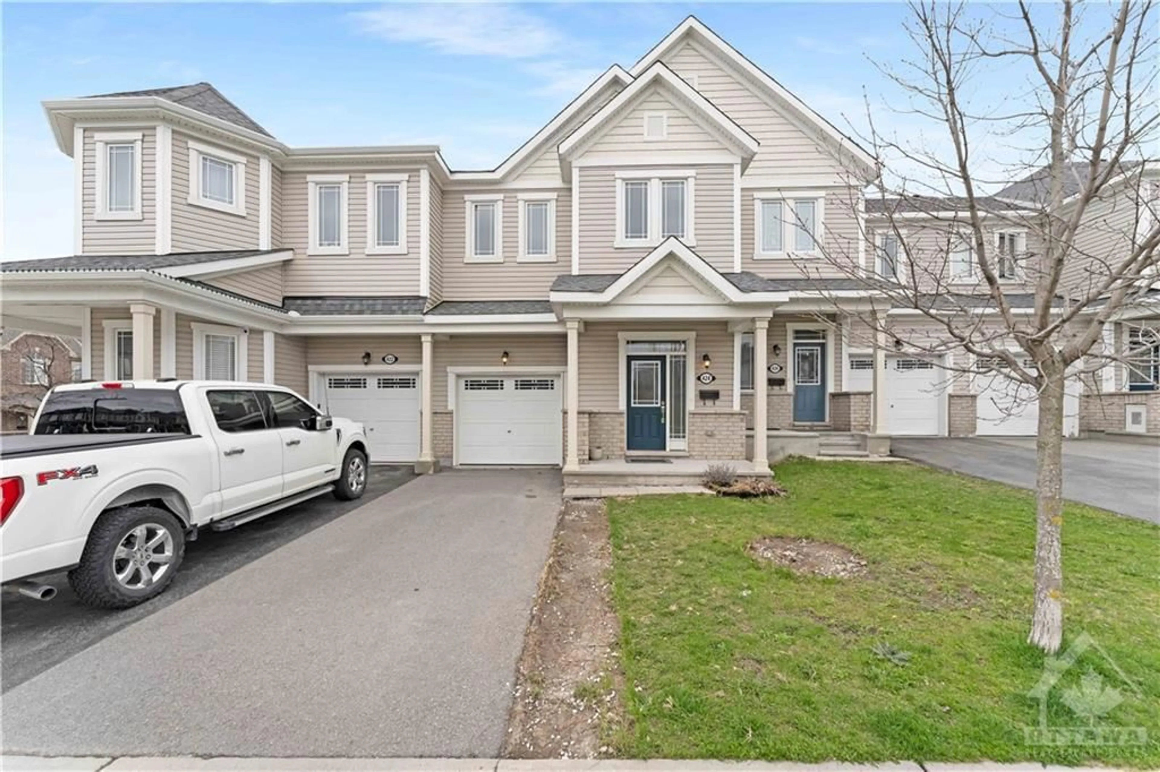 A pic from exterior of the house or condo for 424 MEADOWBREEZE Dr, Kanata Ontario K2M 0L2