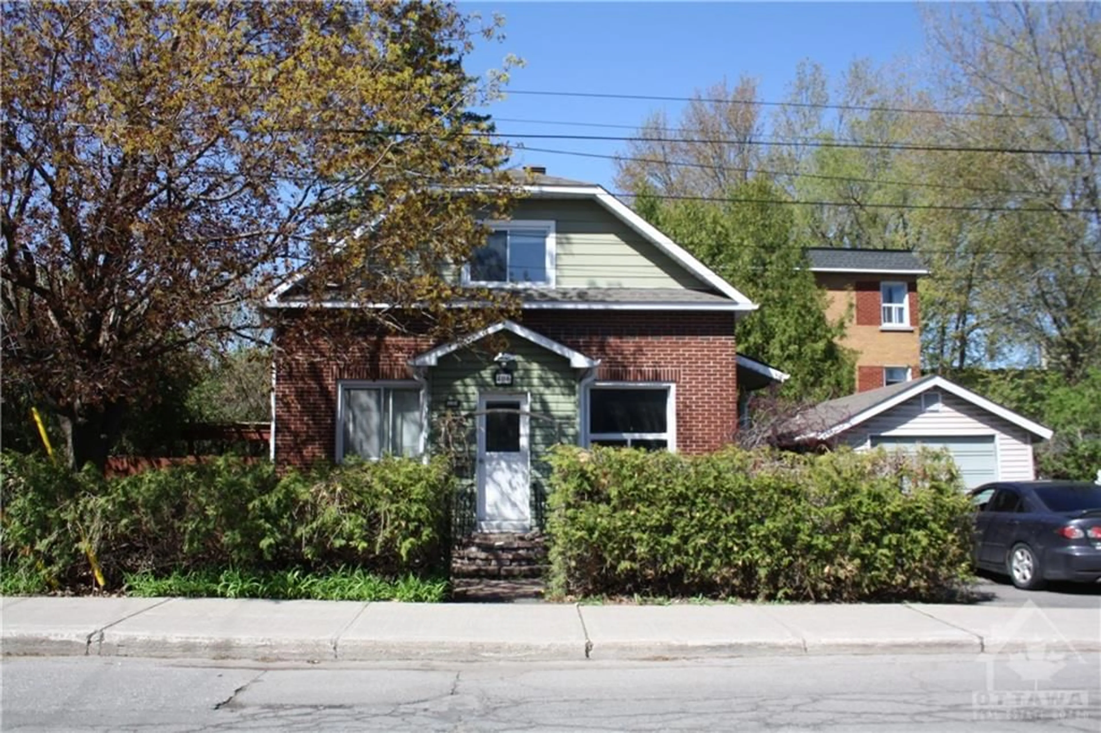 Frontside or backside of a home for 406 MARGUERITE Ave, Ottawa Ontario K1L 7W6