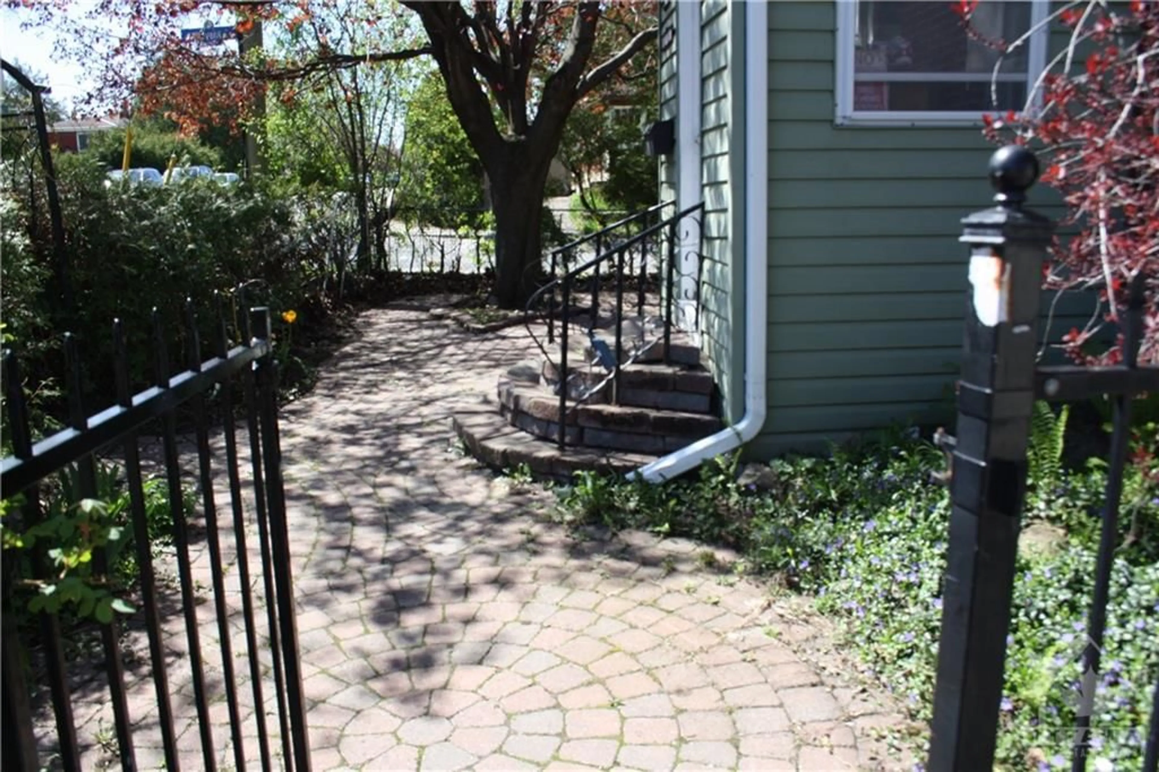 Patio, the fenced backyard for 406 MARGUERITE Ave, Ottawa Ontario K1L 7W6