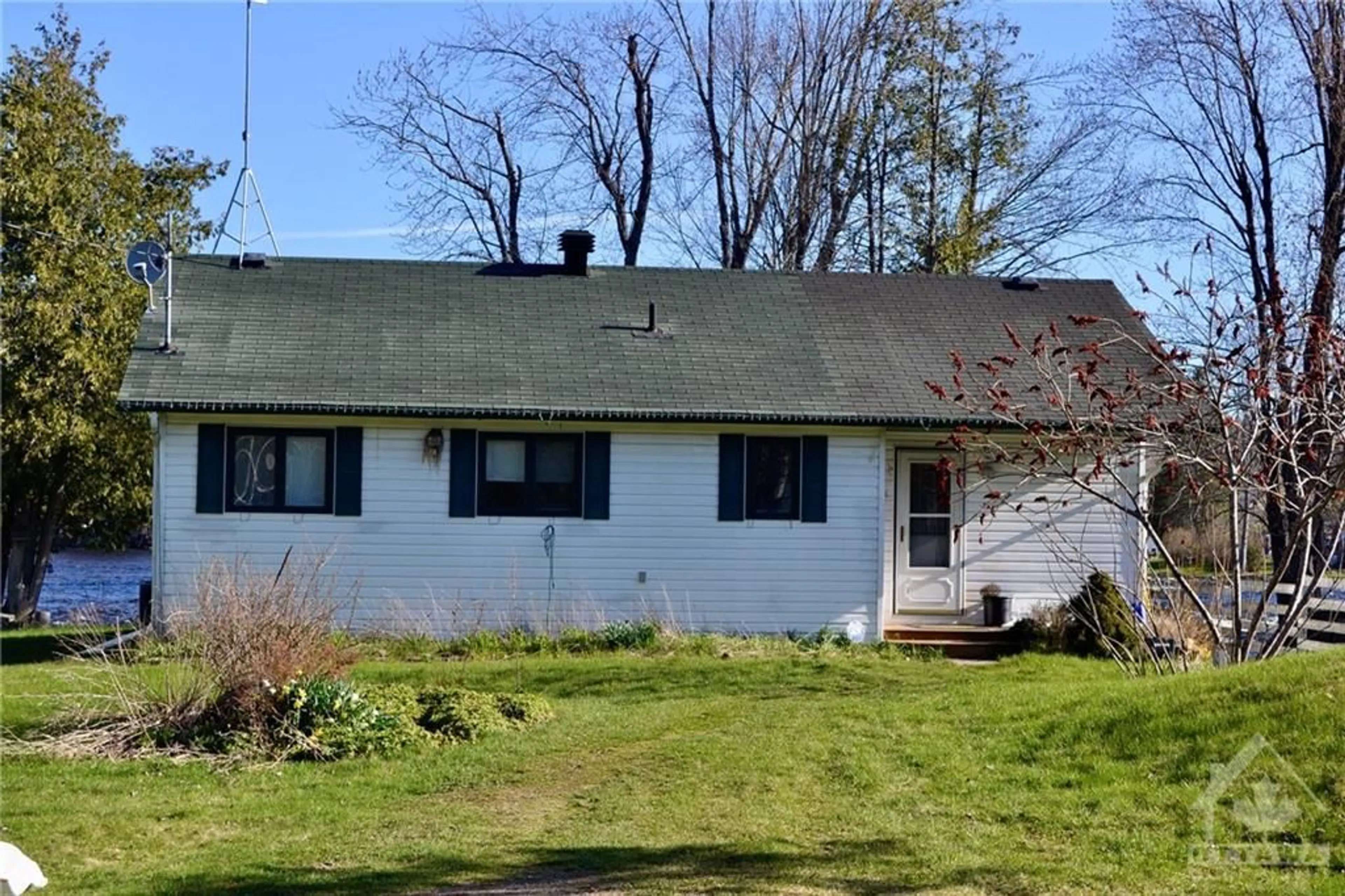 Frontside or backside of a home for 126 CHURCHILL Ave, Carleton Place Ontario K7C 4L1