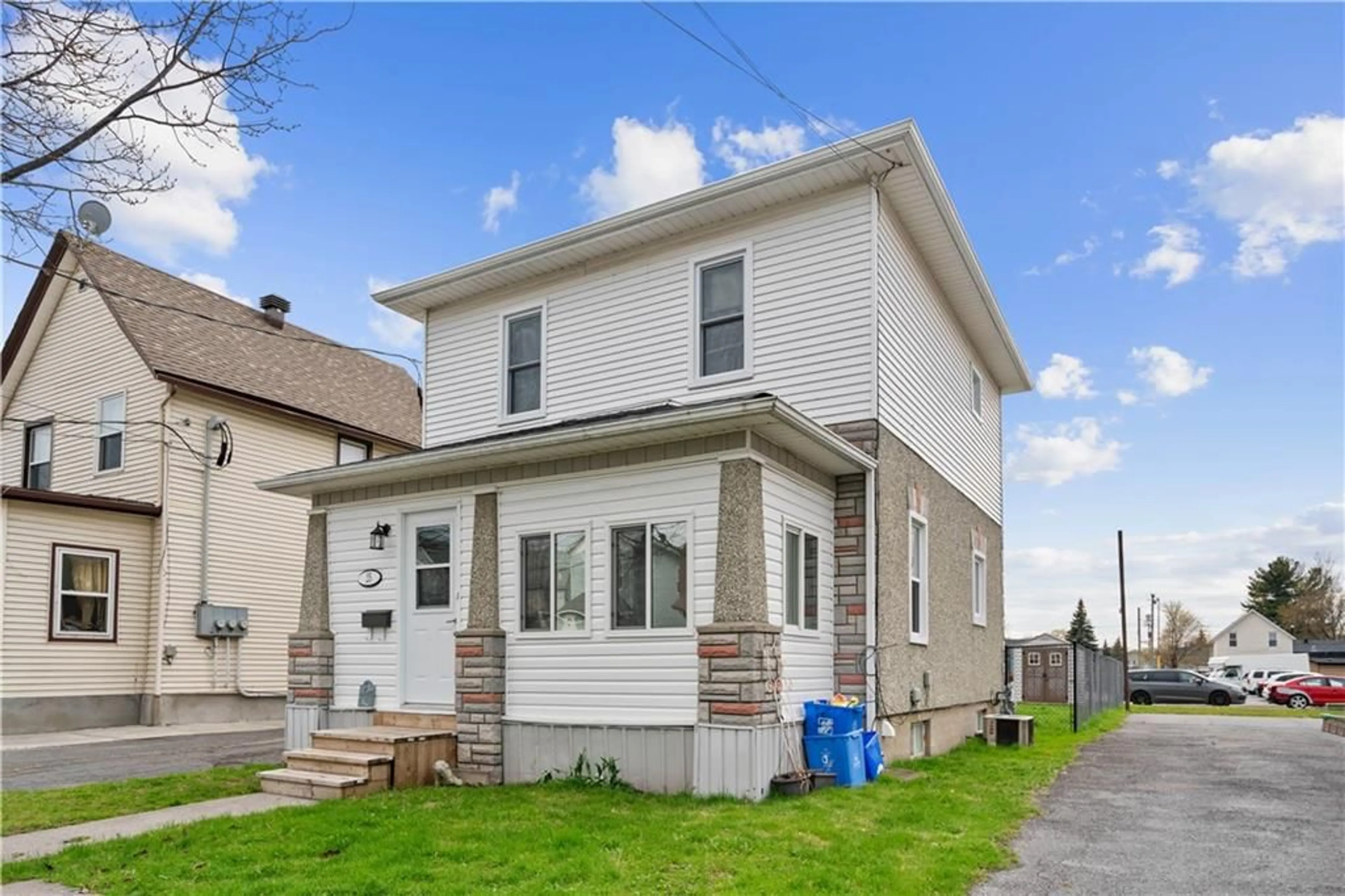 Frontside or backside of a home for 25 LAWRENCE Ave, Cornwall Ontario K6H 4H1