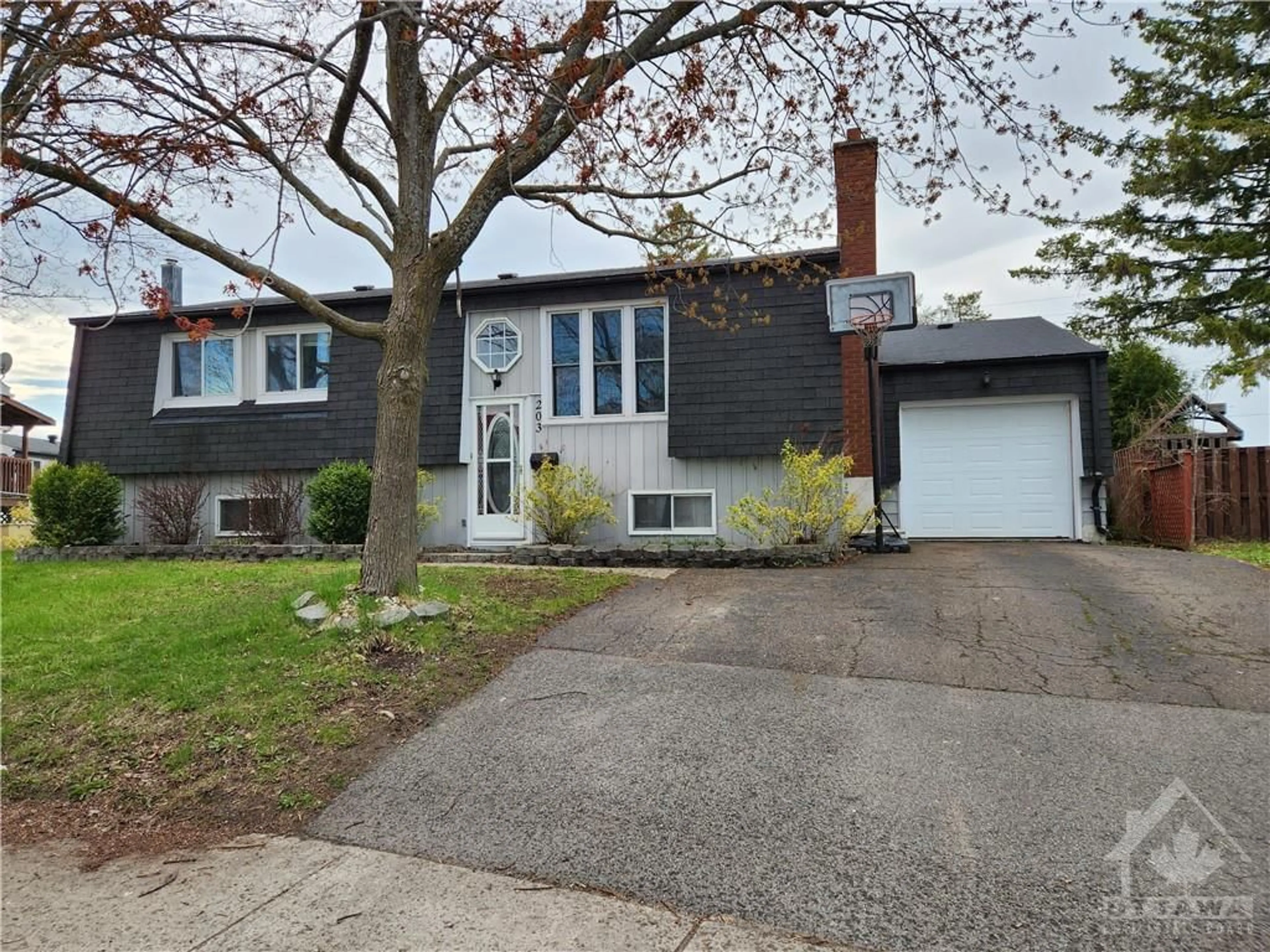 Frontside or backside of a home for 203 EDWARD St, Arnprior Ontario K7S 2X3