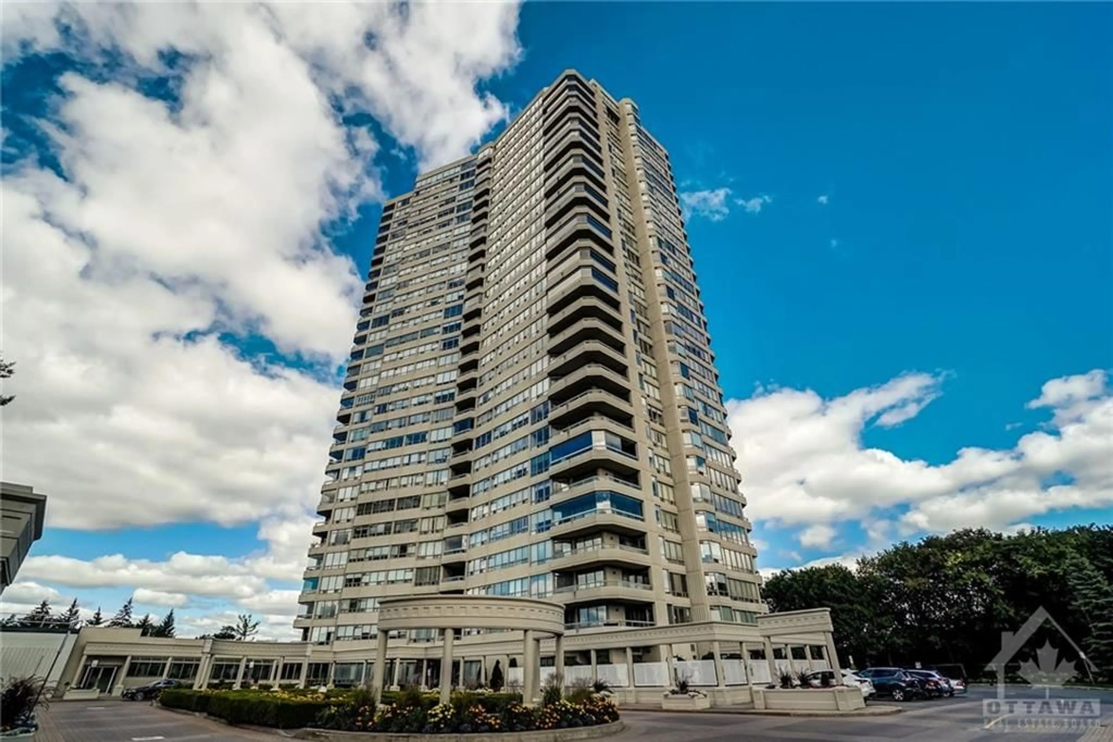 A pic from exterior of the house or condo for 1480 RIVERSIDE Dr #2601, Ottawa Ontario K1G 5H2
