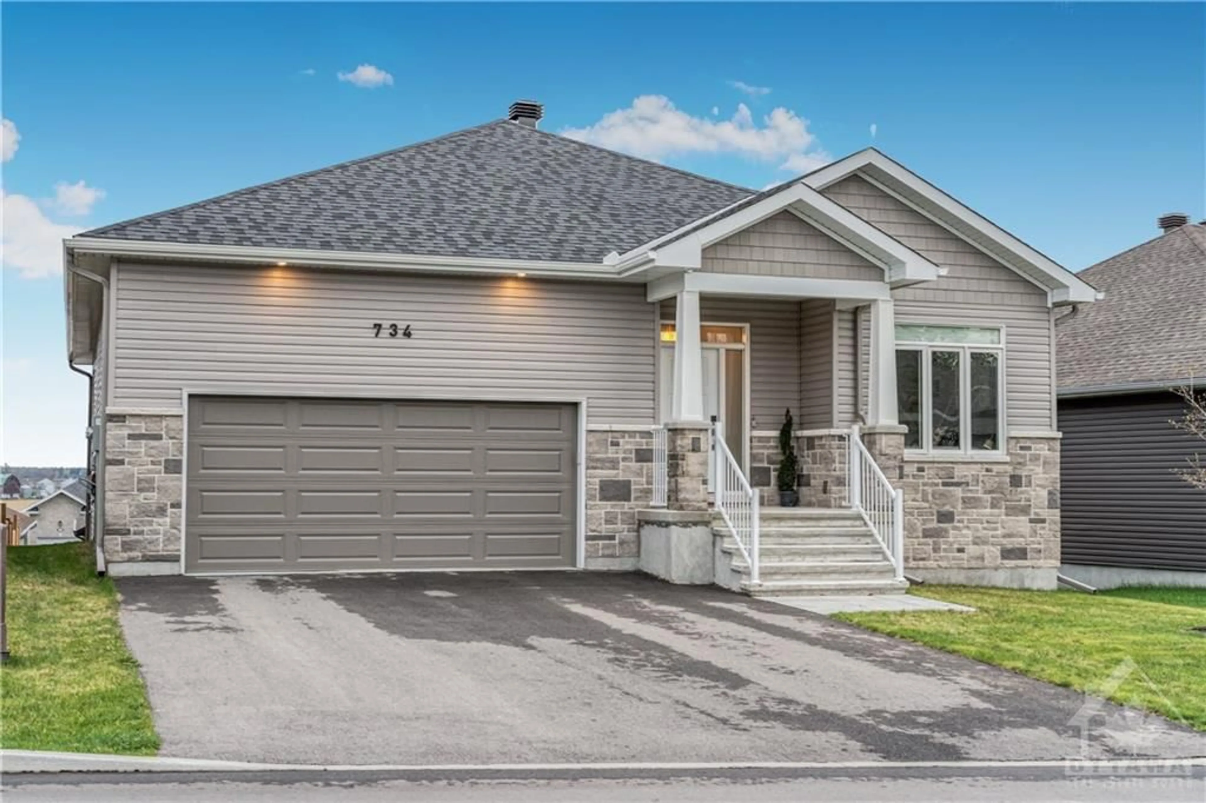 Frontside or backside of a home for 734 MEADOWRIDGE Cir, Ottawa Ontario K0A 1L0