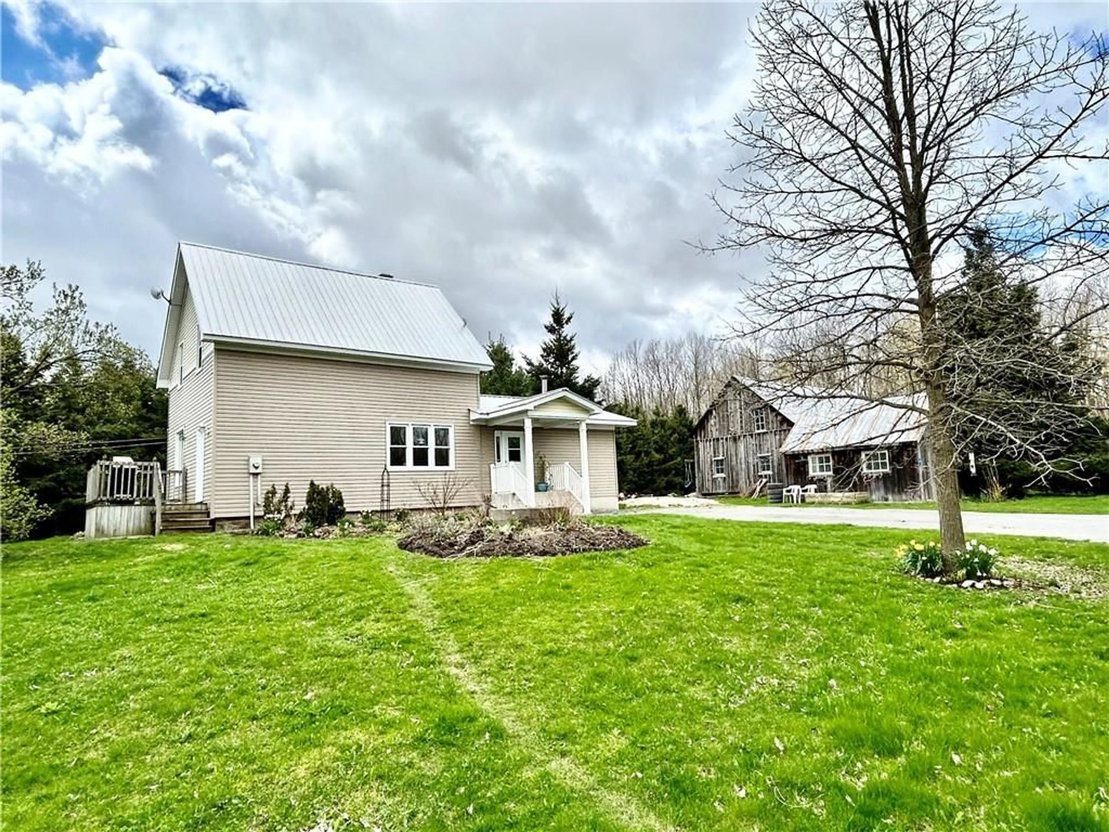 Frontside or backside of a home for 16771 GRANT Rd, Avonmore Ontario K0C 1C0