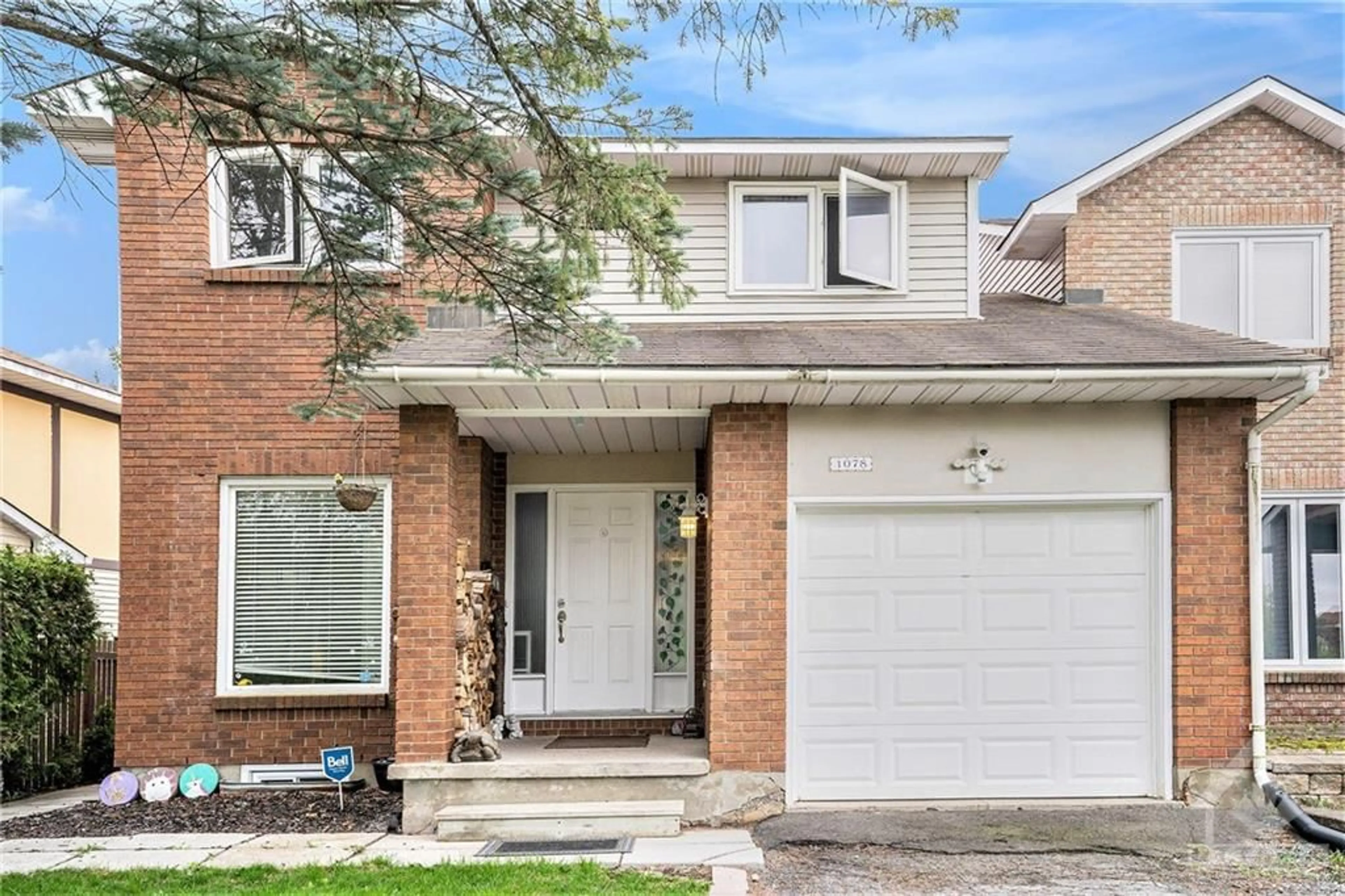Home with brick exterior material for 1078 ST LUCIA Pl, Ottawa Ontario K1C 2G3