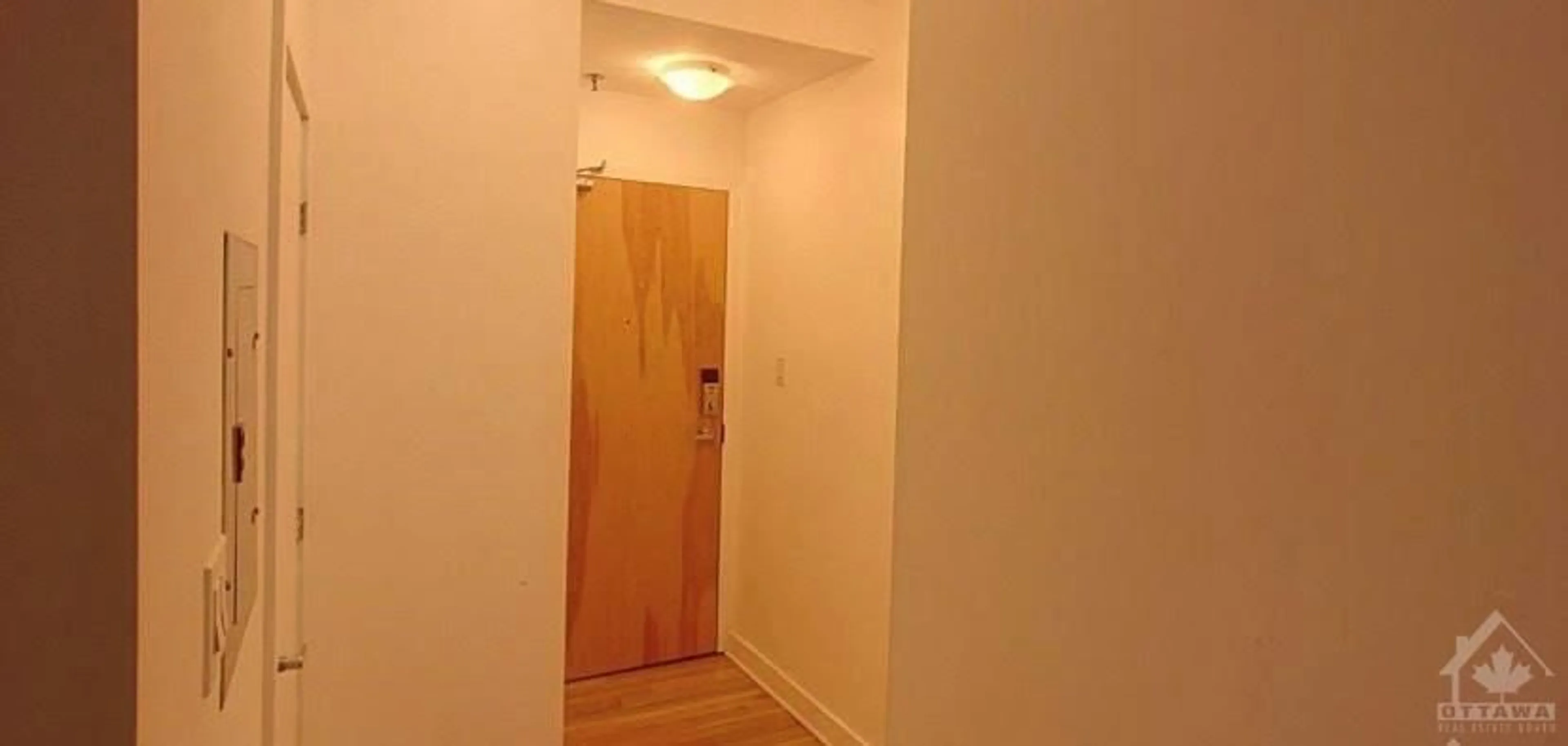 A pic of a room for 360 CUMBERLAND St #103, Ottawa Ontario K1N 0B1