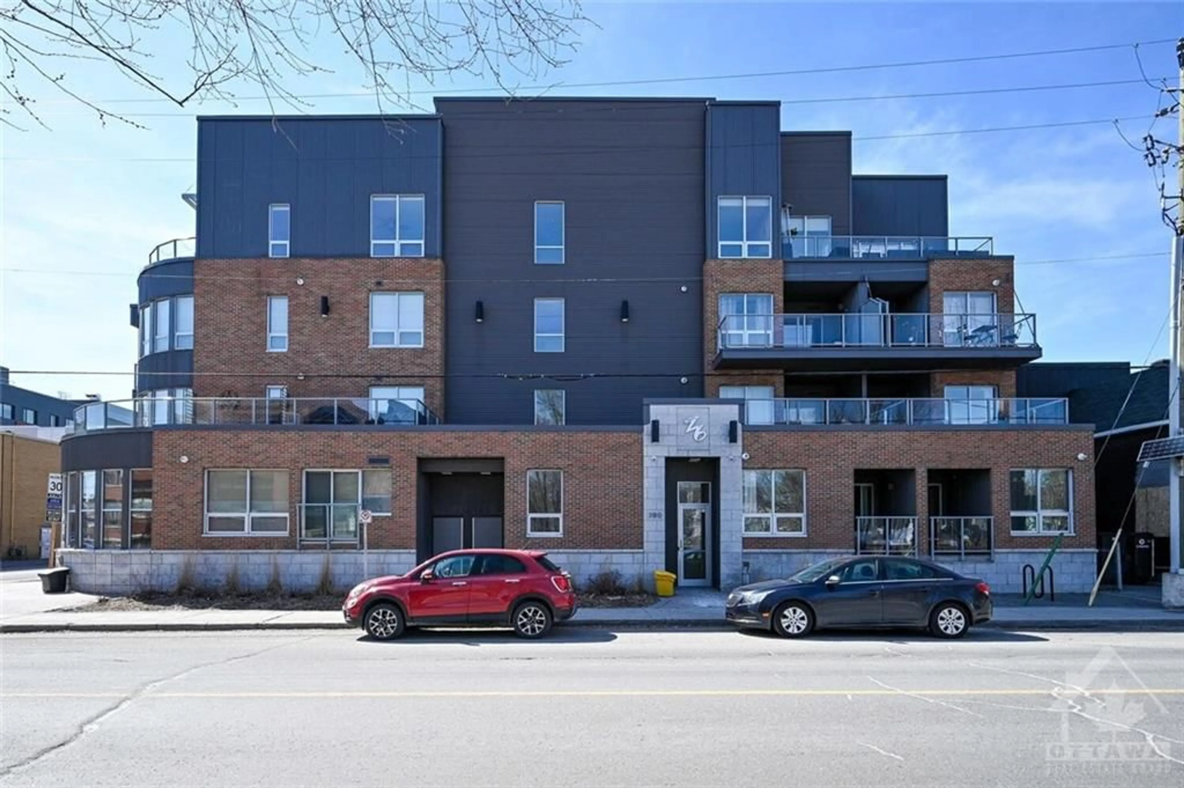 A pic from exterior of the house or condo for 390 BOOTH St #108, Ottawa Ontario K1R 7K6