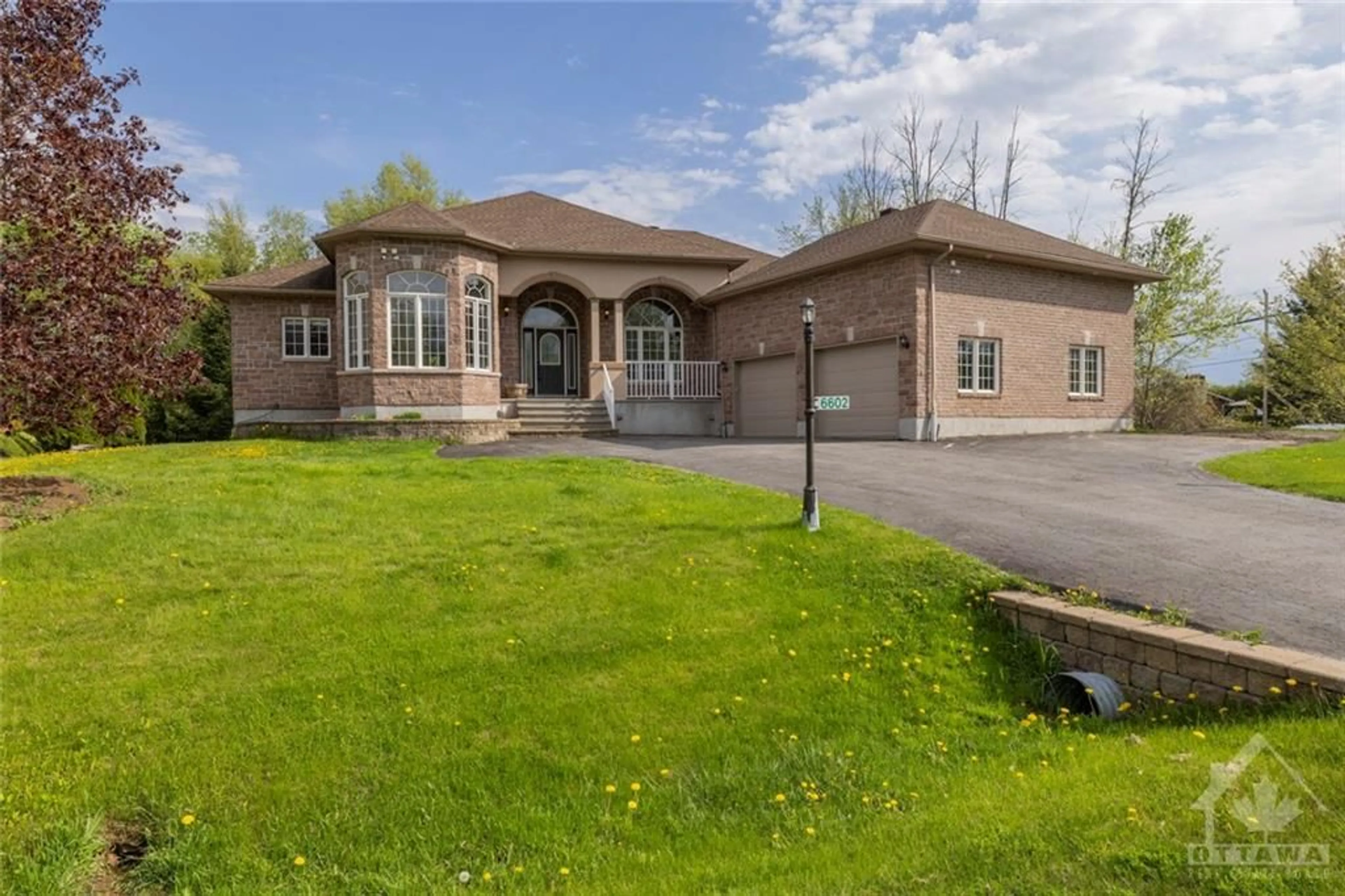 Frontside or backside of a home for 6602 WOODSTREAM Dr, Greely Ontario K4P 1R4