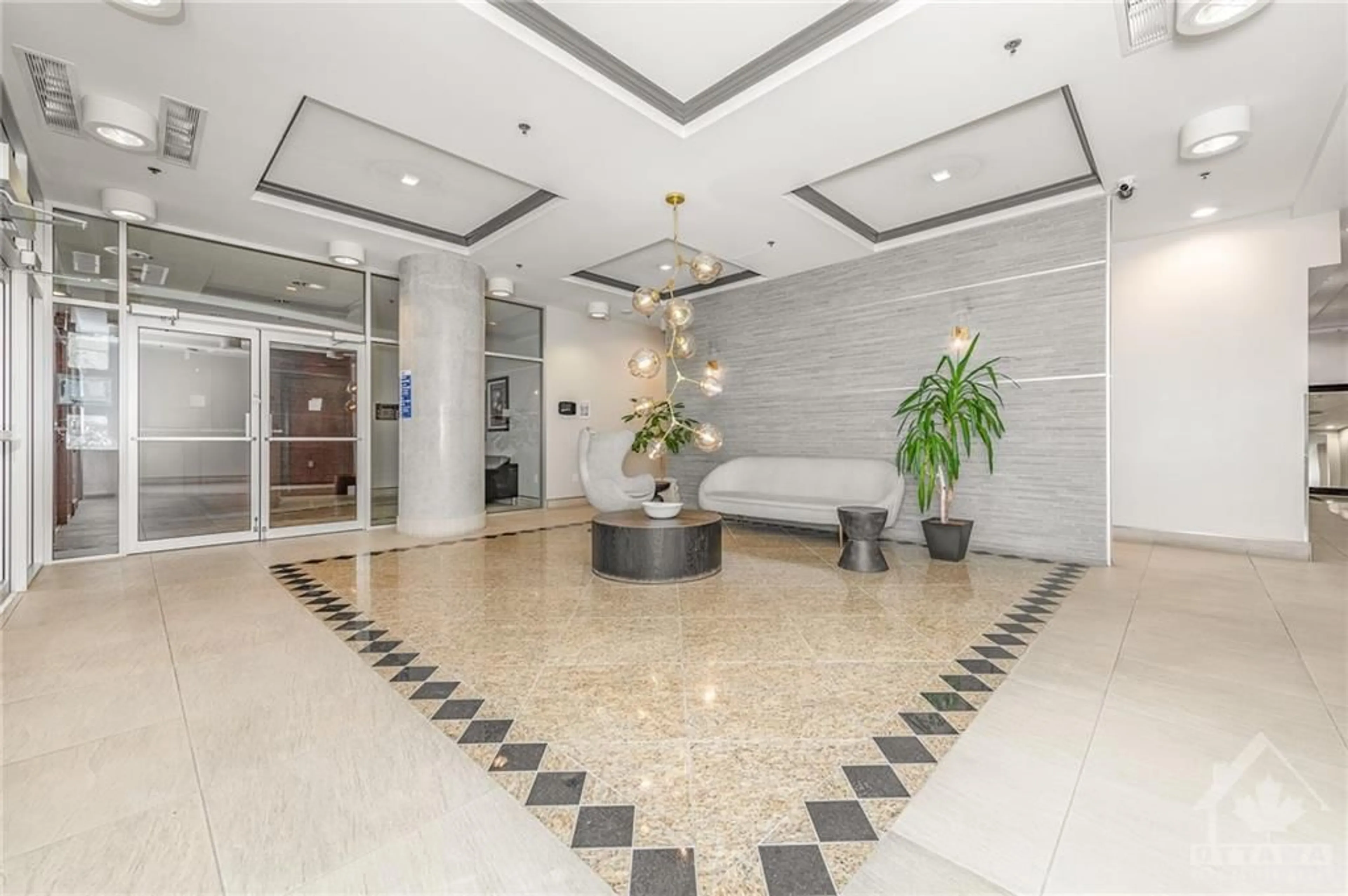 Indoor lobby for 90 LANDRY St #707, Ottawa Ontario K1L 0A9