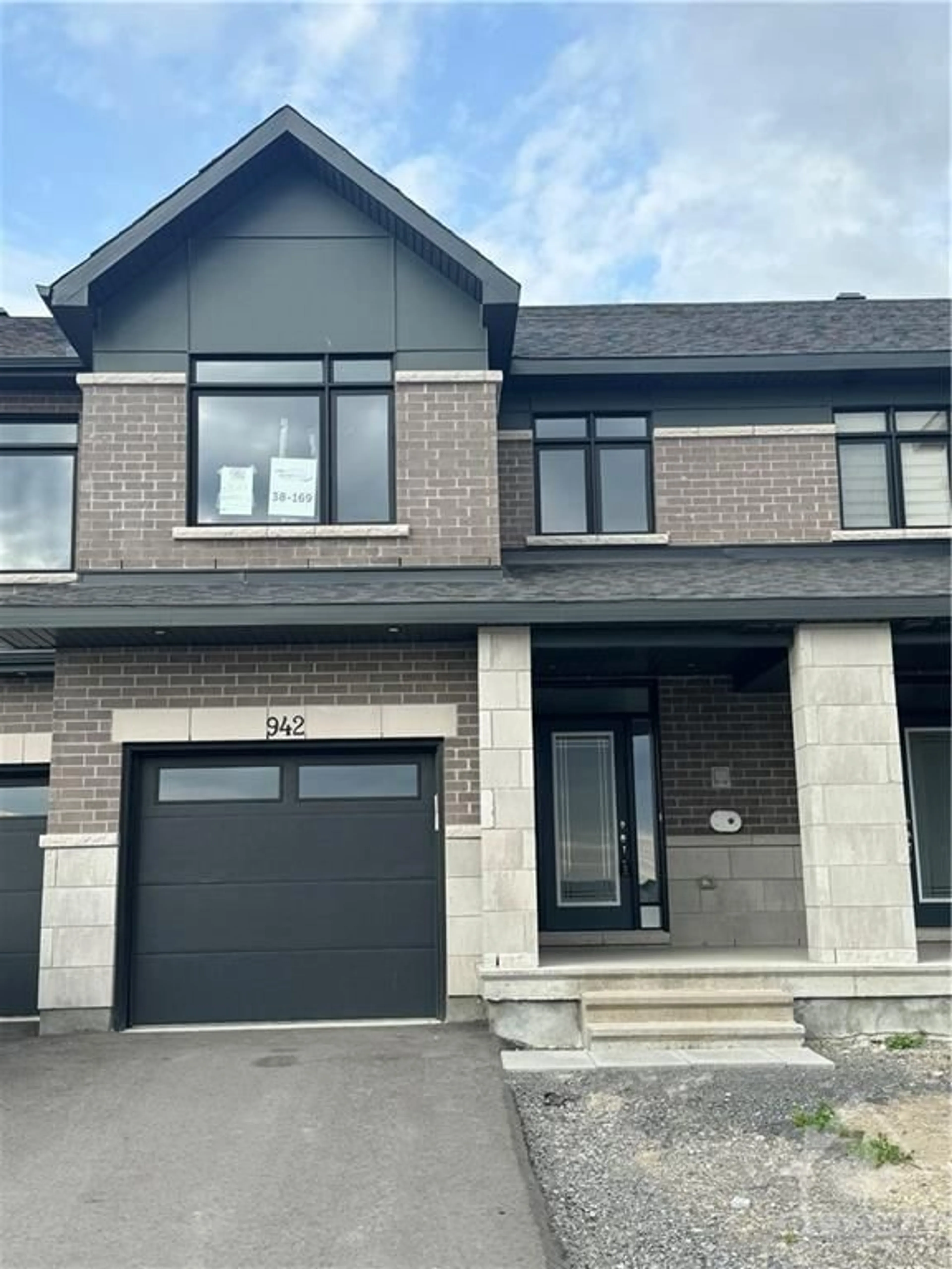Home with brick exterior material for 942 BRIAN GOOD Ave, Ottawa Ontario K4M 0N7