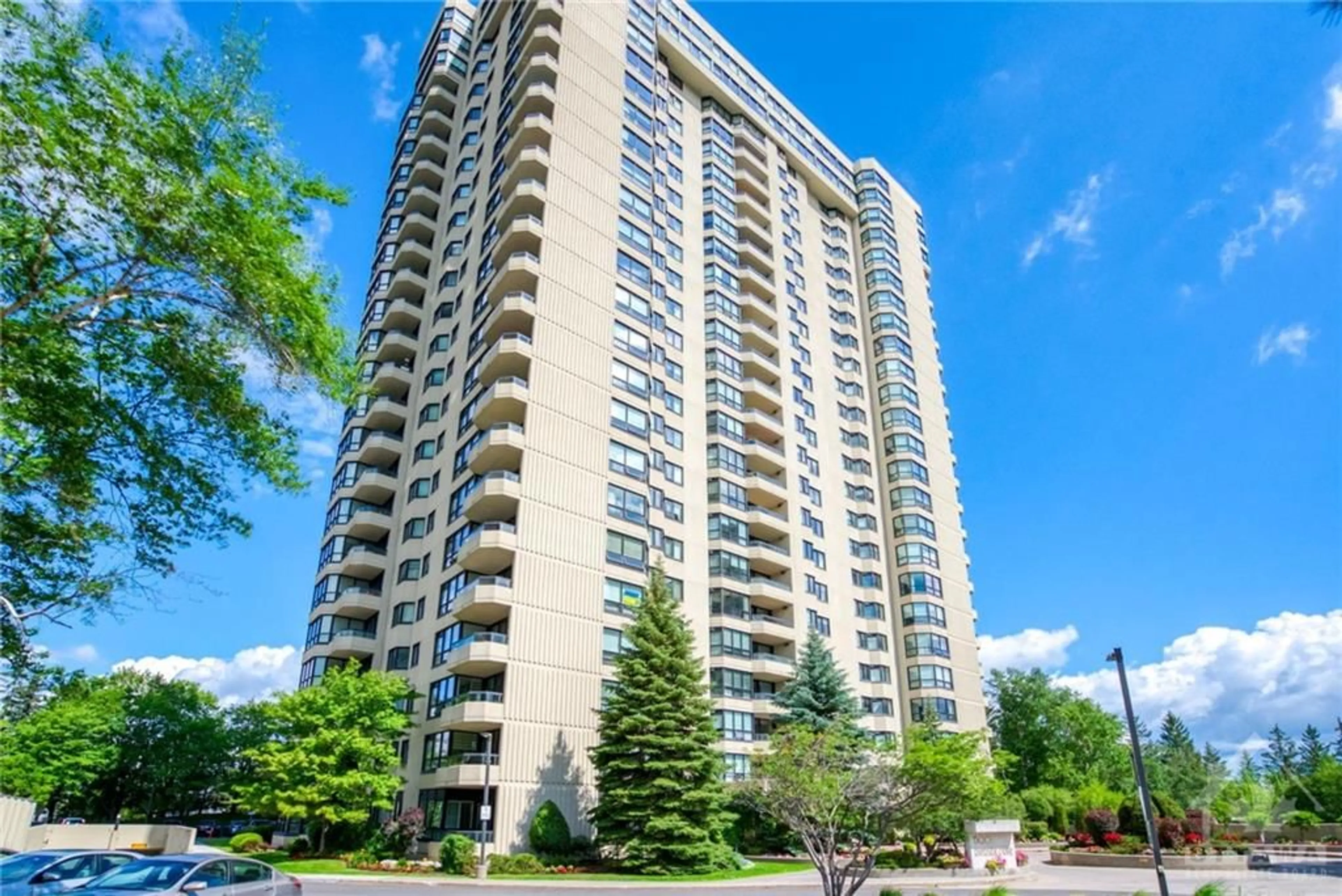 A pic from exterior of the house or condo for 1500 RIVERSIDE Dr #2601, Ottawa Ontario K1G 4J4