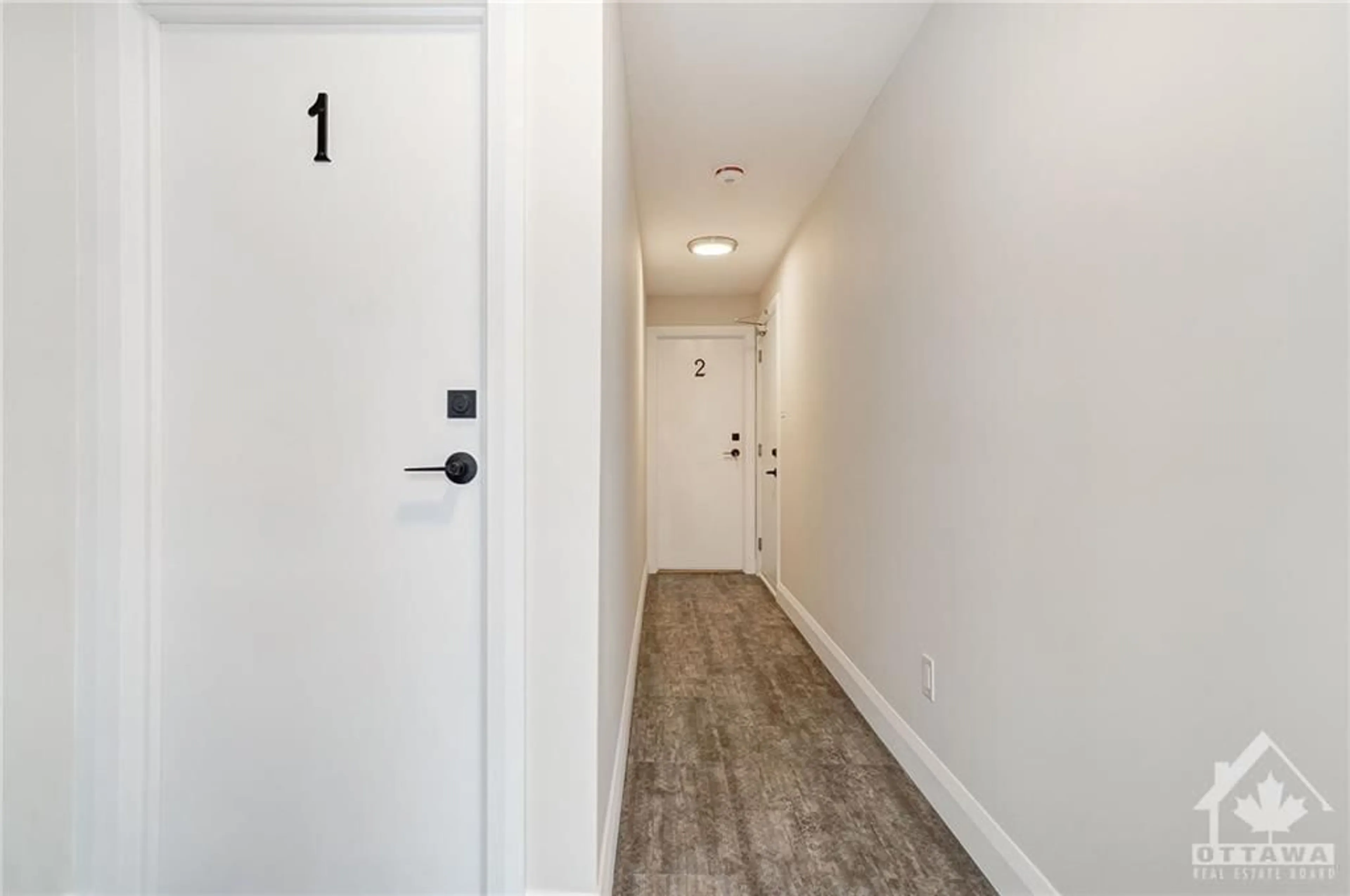 Indoor entryway for 383 & 385 BRANT St, Ottawa Ontario K1L 6V5