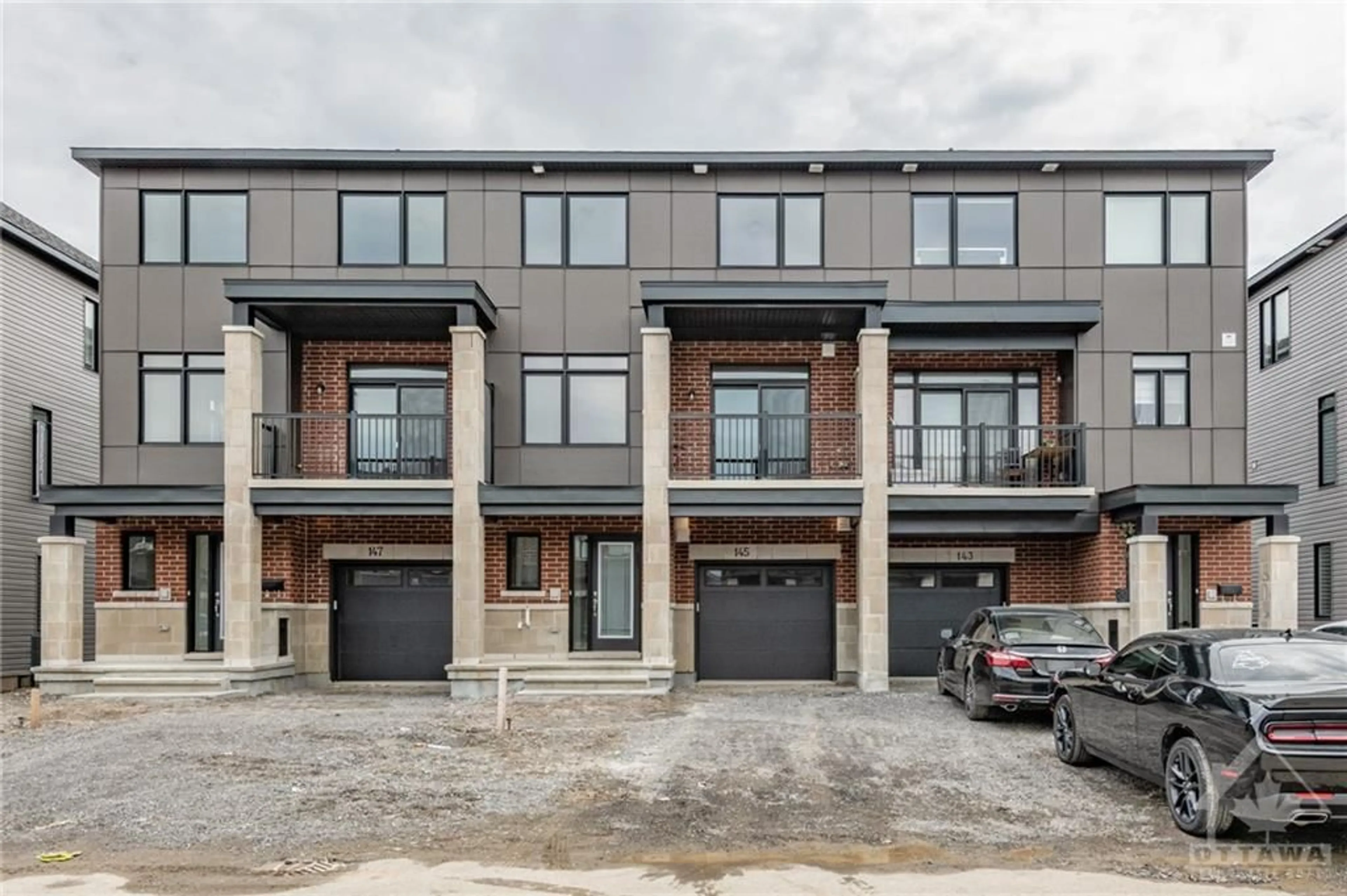 A pic from exterior of the house or condo for 145 LEMON LEAF Lane, Ottawa Ontario K1T 0X5