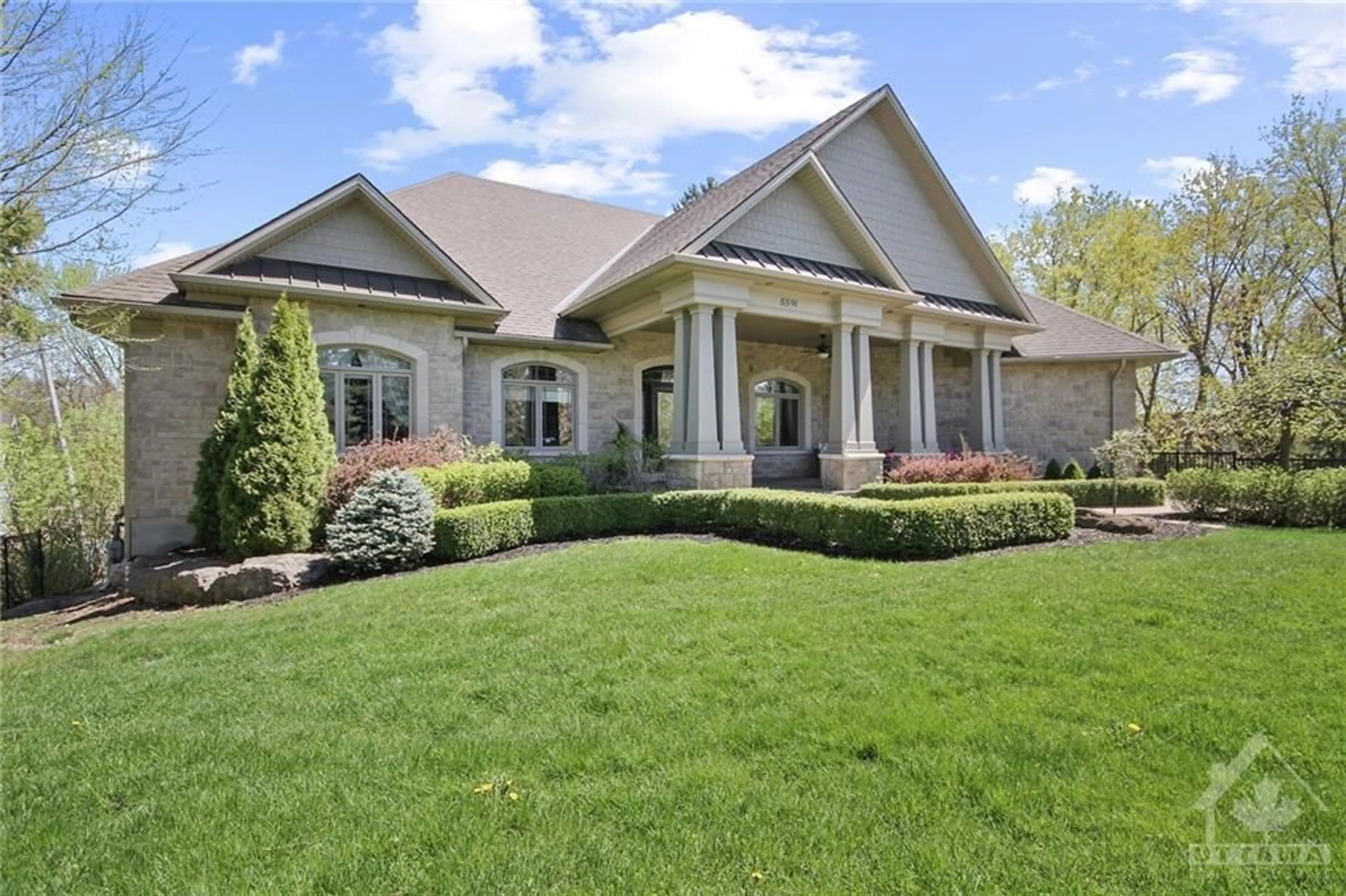 Frontside or backside of a home for 5591 MANOTICK MAIN St, Manotick Ontario K4M 1A4