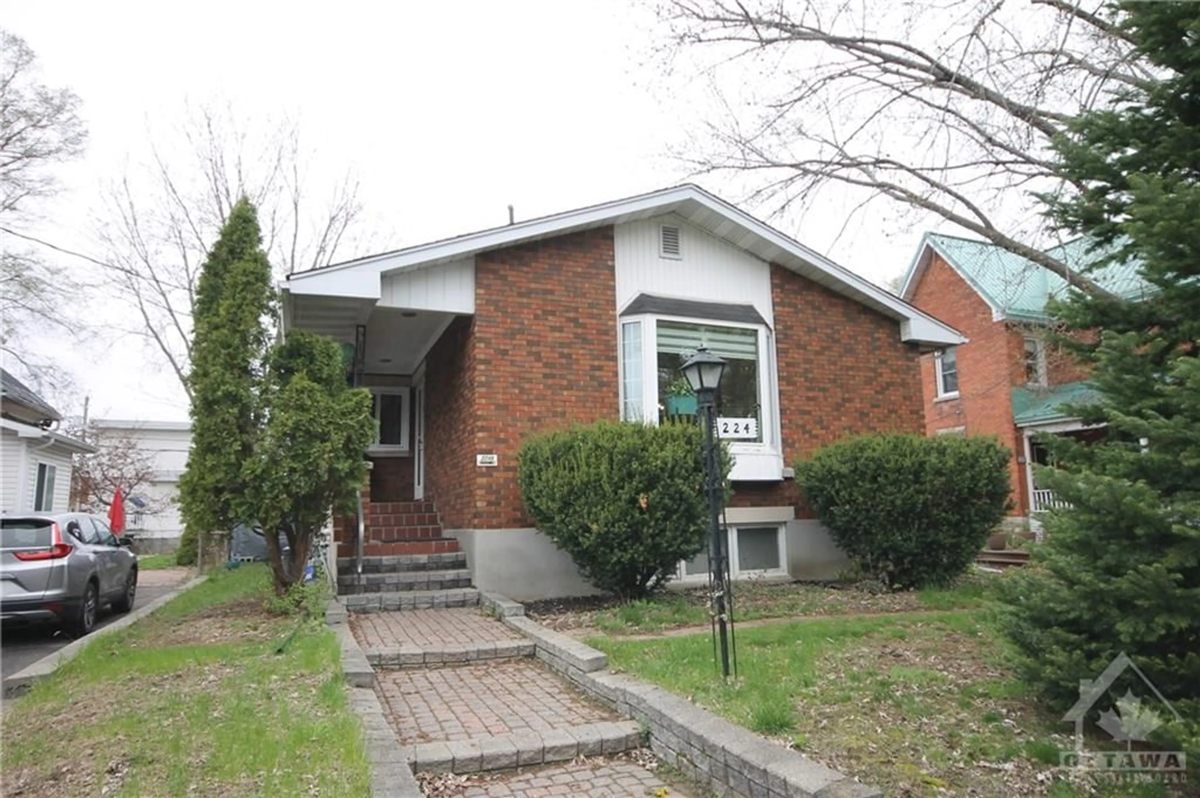 Outside view for 224 CANTIN St, Ottawa Ontario K1L 6T1