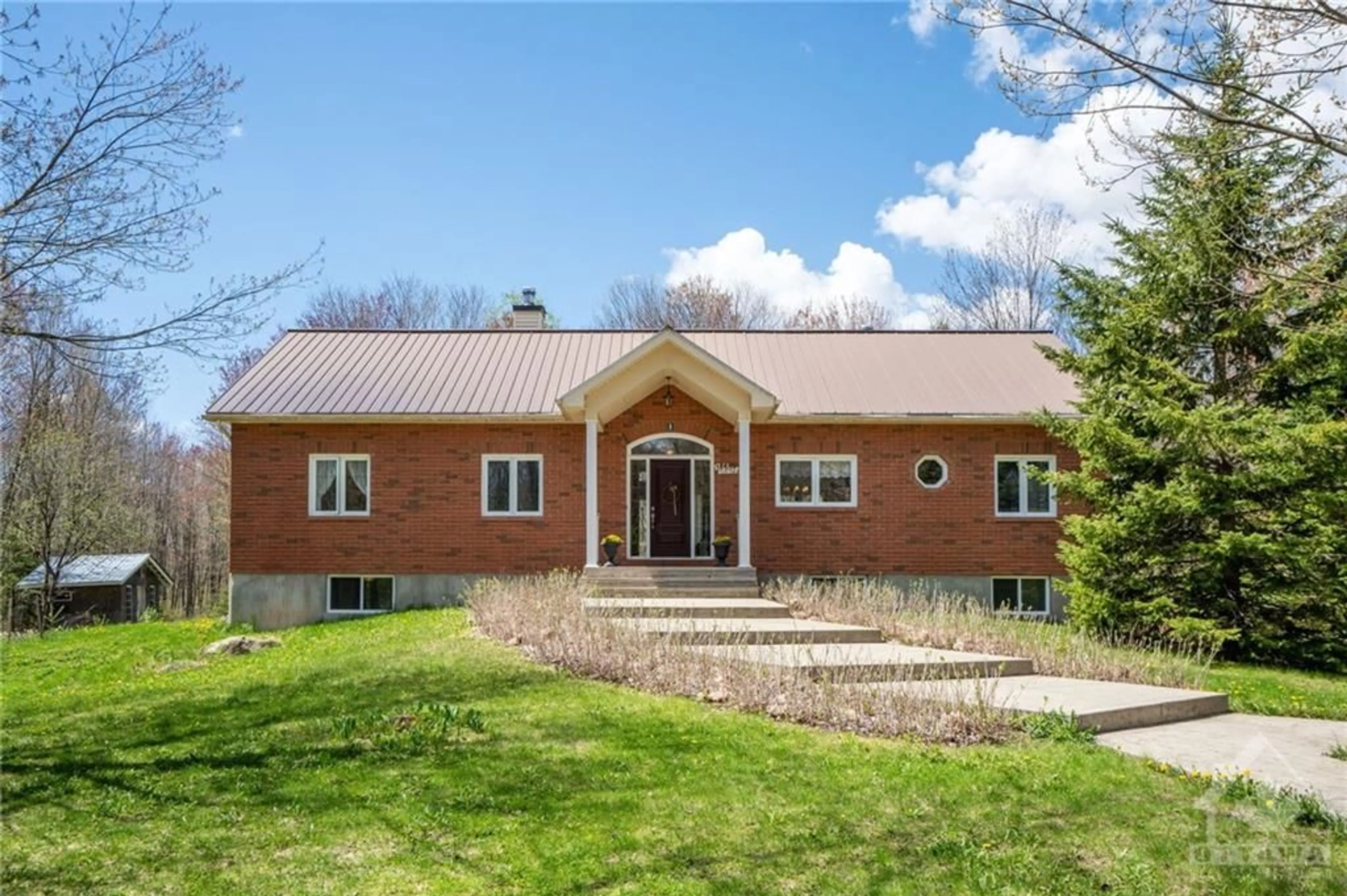 Home with brick exterior material for 2022 BOUVIER Rd, Clarence-Rockland Ontario K0A 1N0