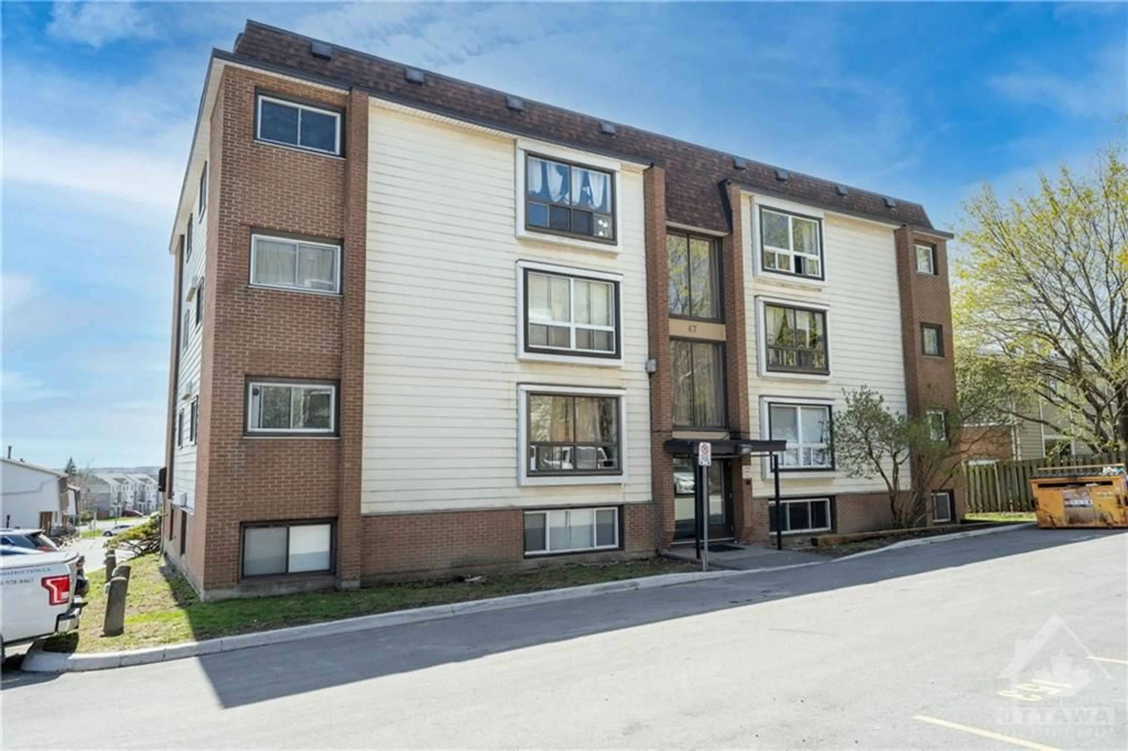 A pic from exterior of the house or condo for 47 SUMAC St #9, Ottawa Ontario K1J 7T7