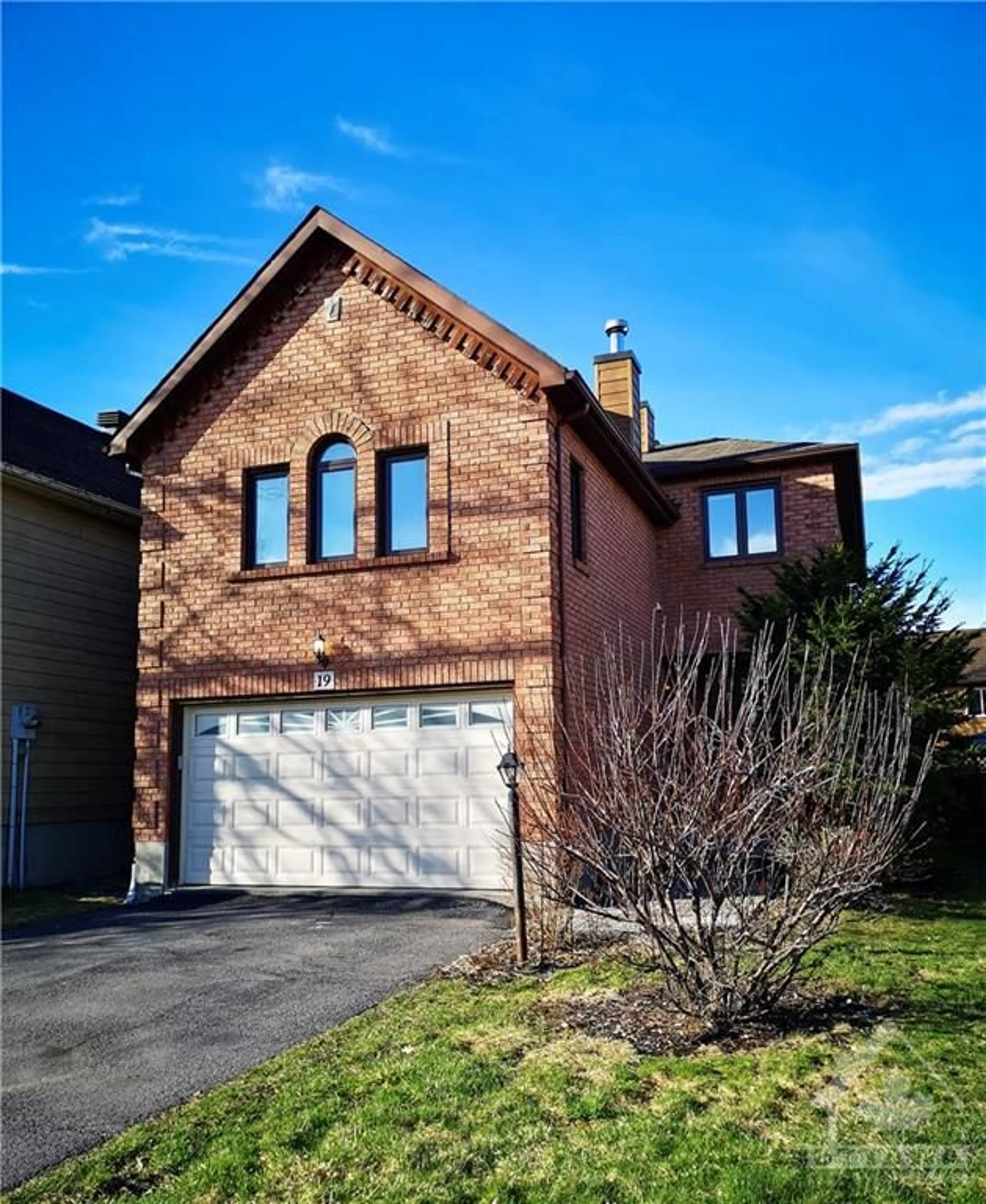 Home with brick exterior material for 19 INWOOD Dr, Kanata Ontario K2M 1Z6