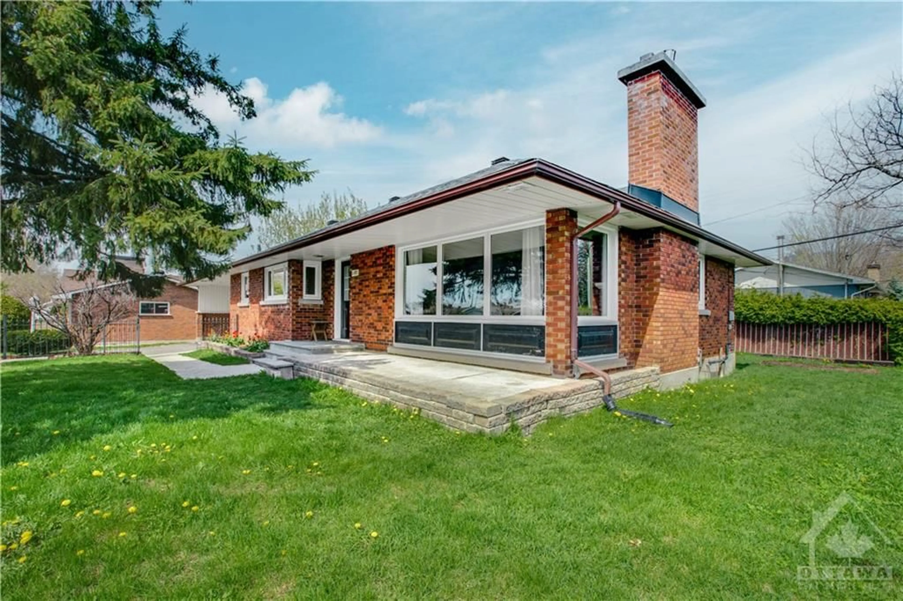 Home with brick exterior material for 2185 MARTHA Ave, Ottawa Ontario K1G 1K6