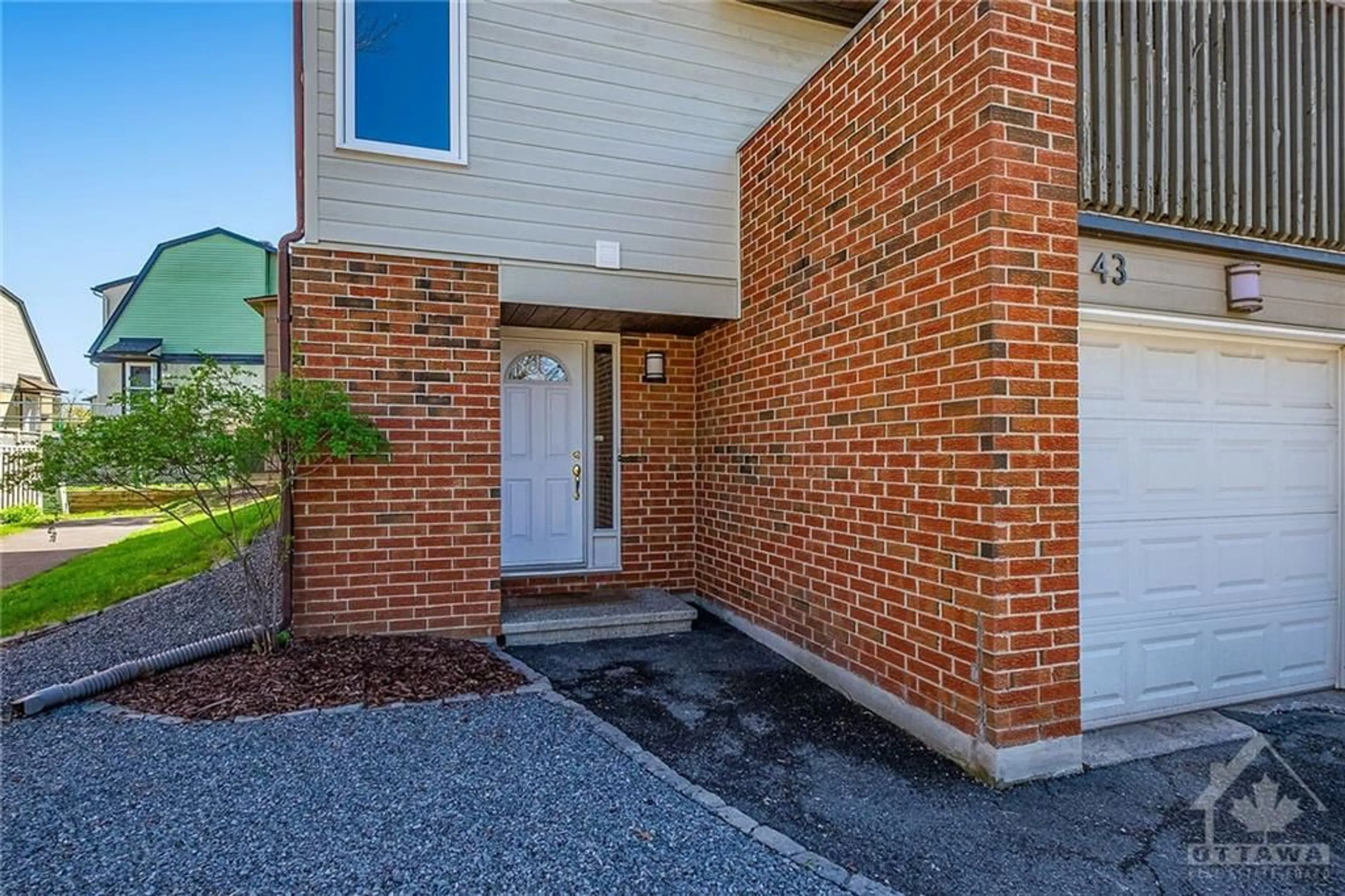 Home with brick exterior material for 3205 UPLANDS Dr #43, Ottawa Ontario K1V 9T3
