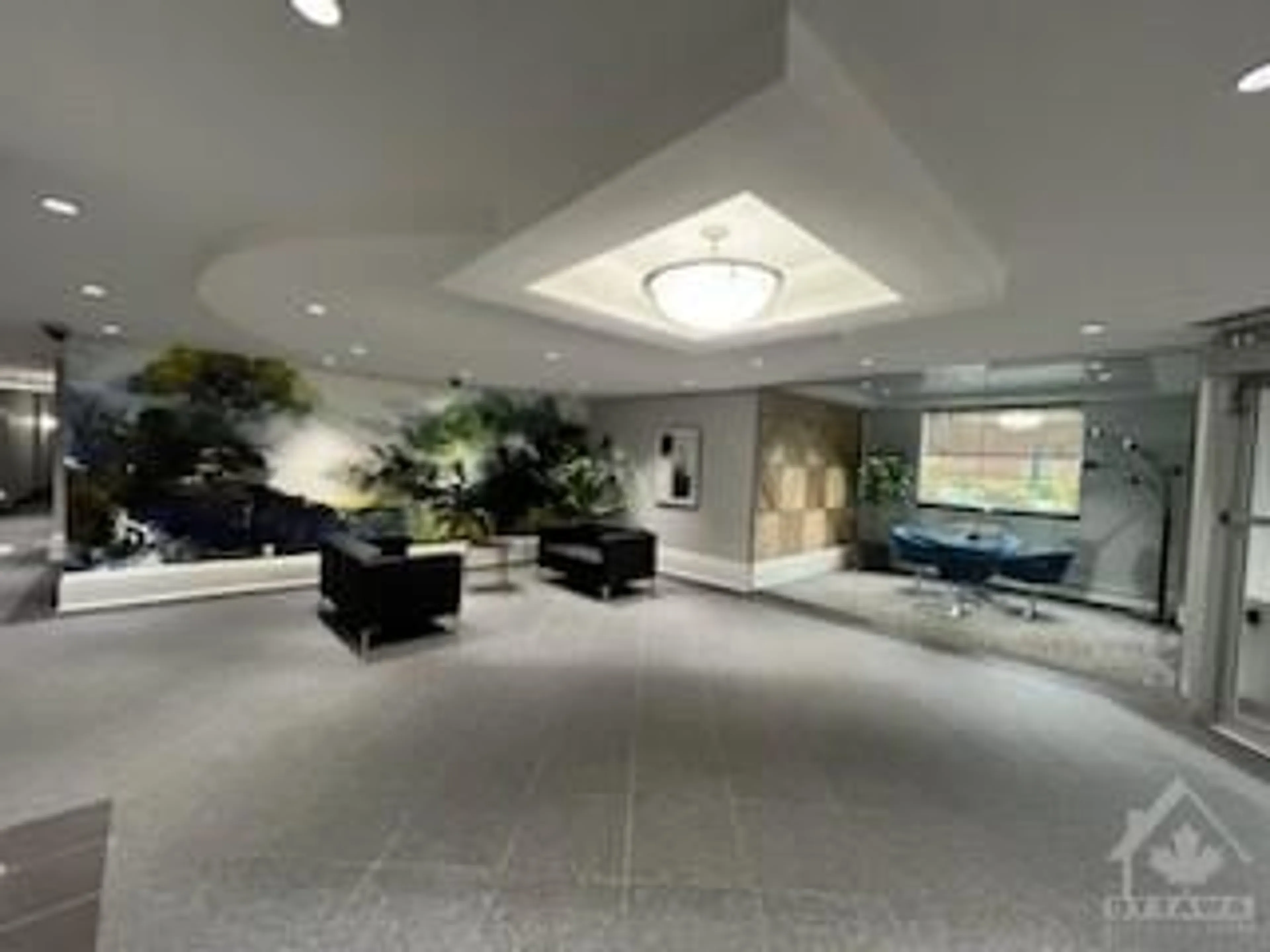 Indoor lobby for 429 SOMERSET St #402, Ottawa Ontario K2P 2P5