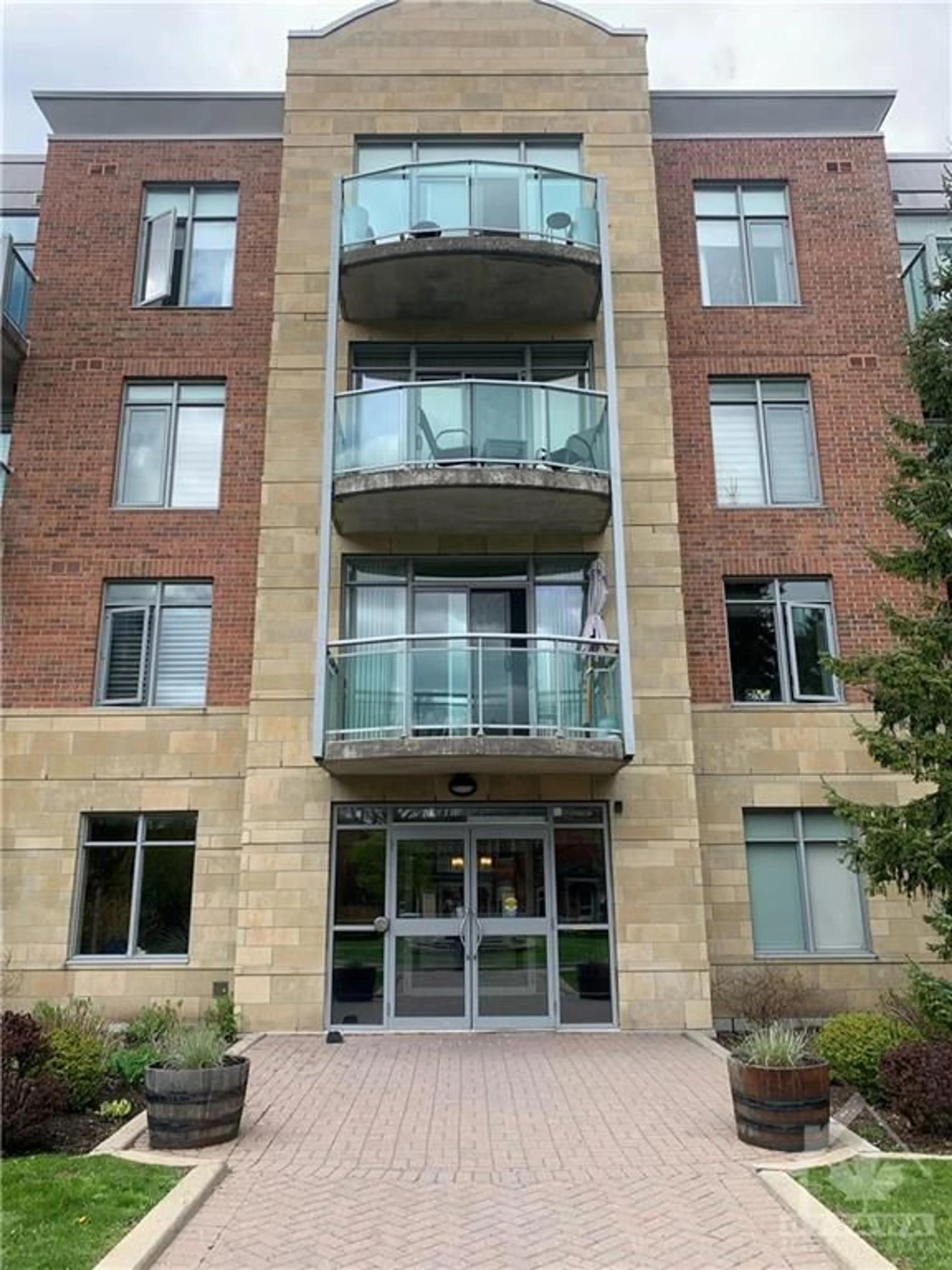 A pic from exterior of the house or condo for 205 BOLTON St #312, Ottawa Ontario K1N 1K7