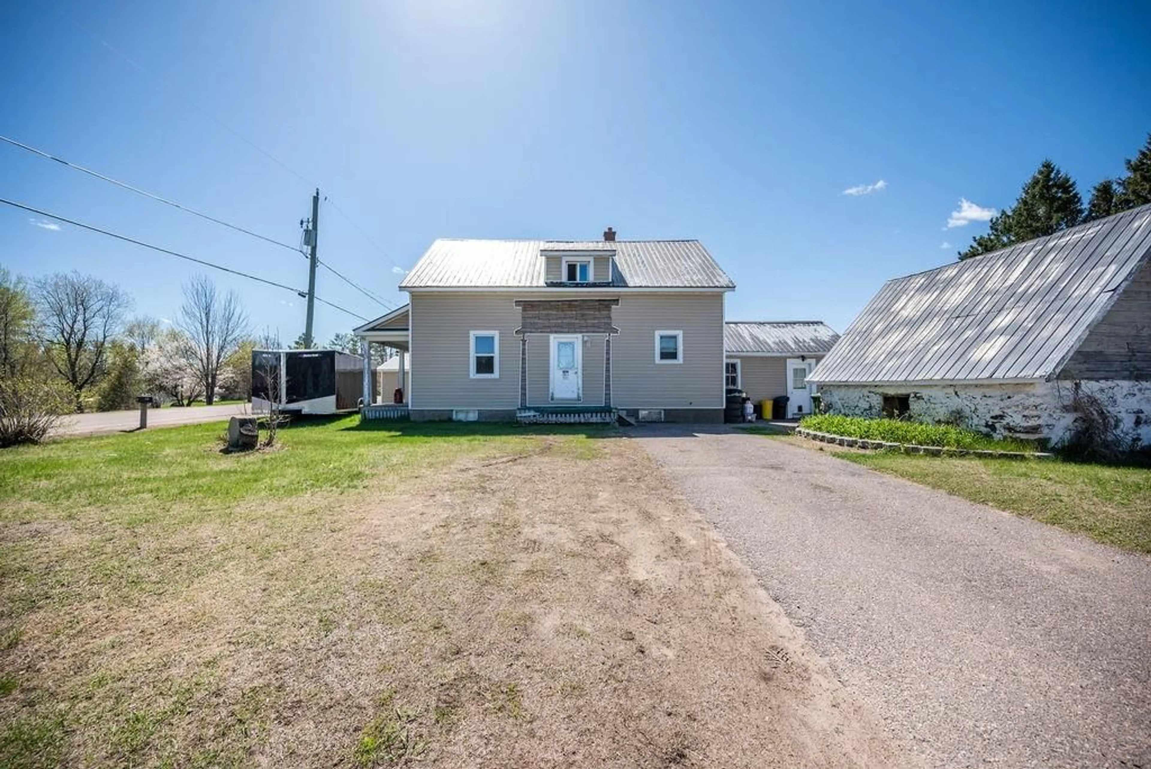 Frontside or backside of a home for 466 BARRON CANYON Rd, Pembroke Ontario K8A 6W7