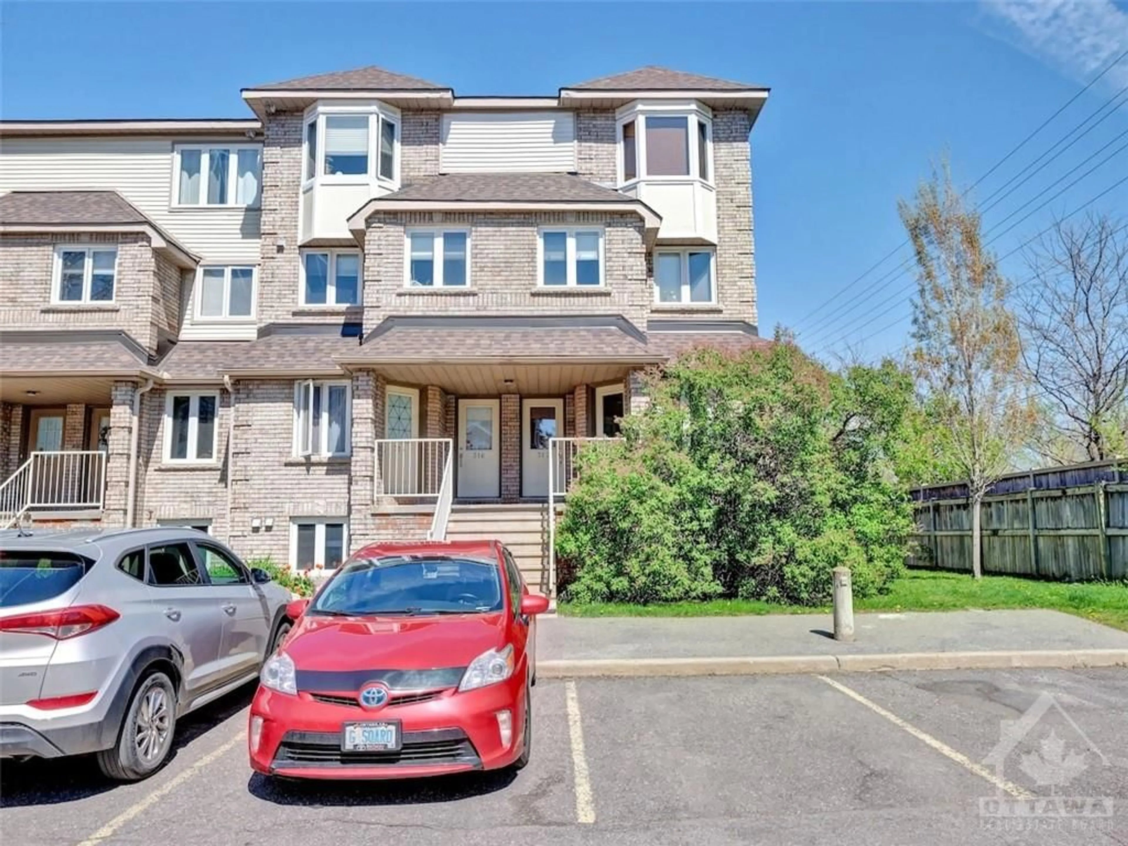 A pic from exterior of the house or condo for 310 BRISTON Pvt, Ottawa Ontario K1G 5R2