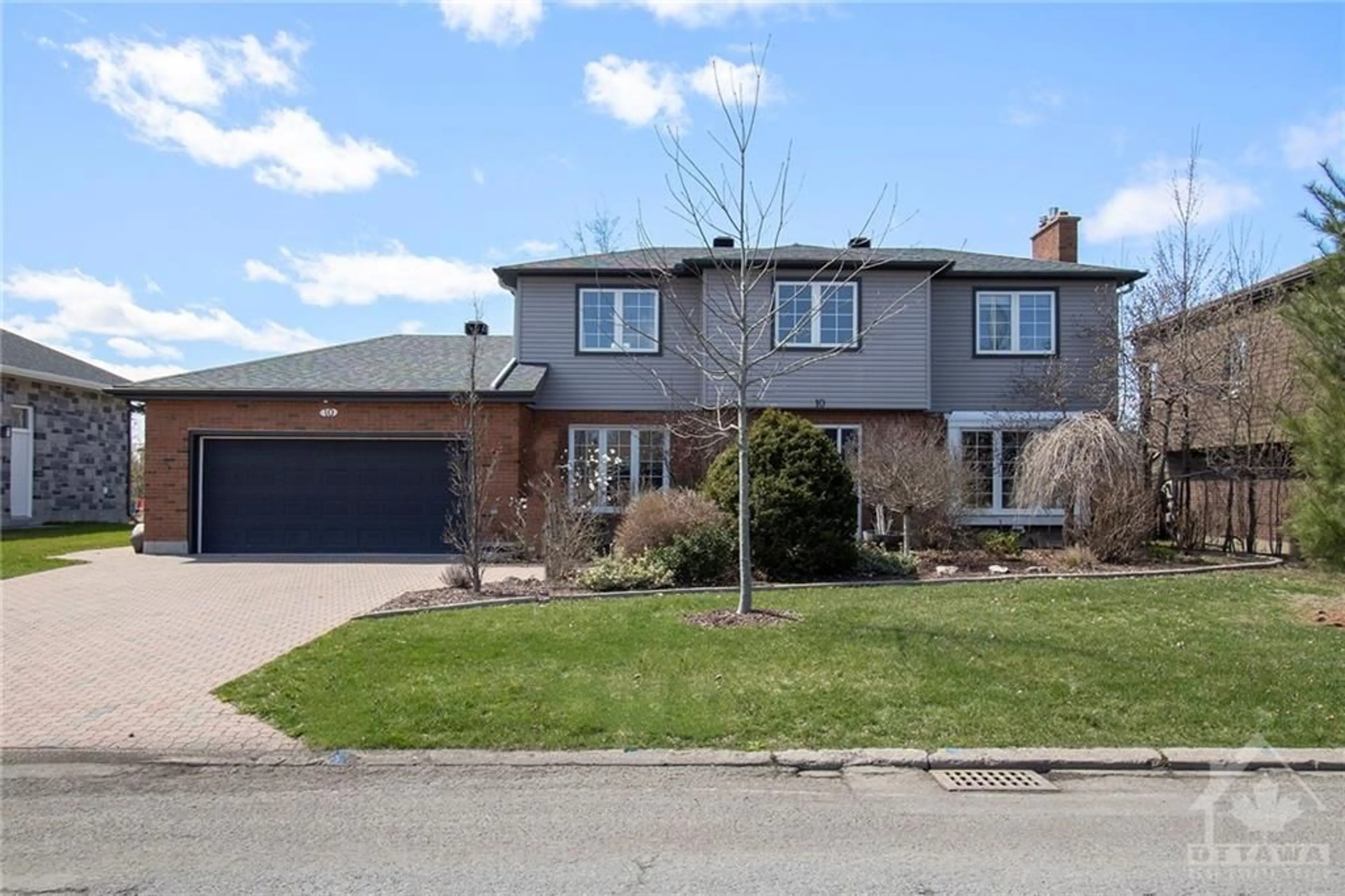 Frontside or backside of a home for 10 RIVERBROOK Rd, Ottawa Ontario K2H 7W6