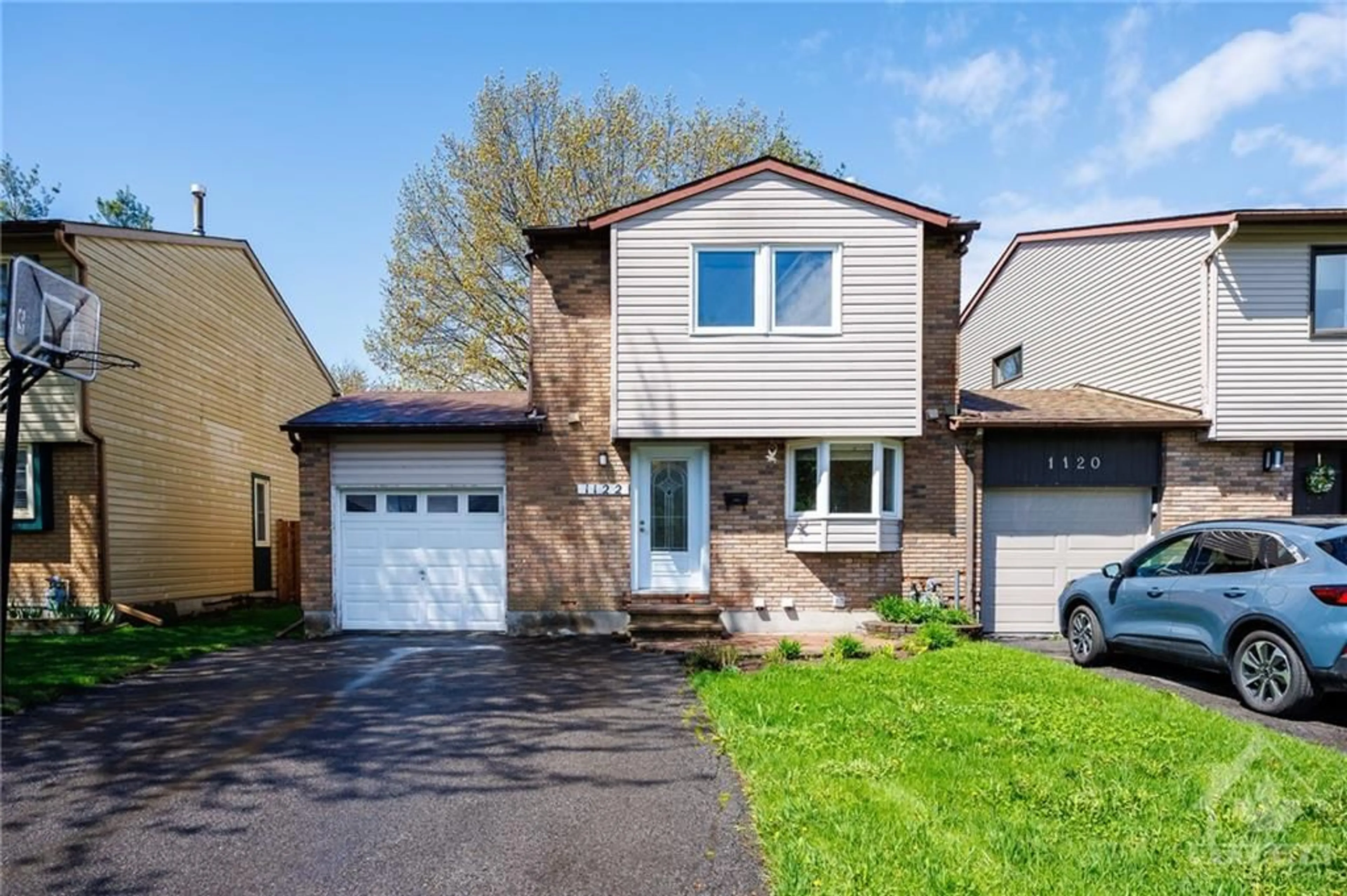 Frontside or backside of a home for 1122 AVIGNON Crt, Orleans Ontario K1C 2T8