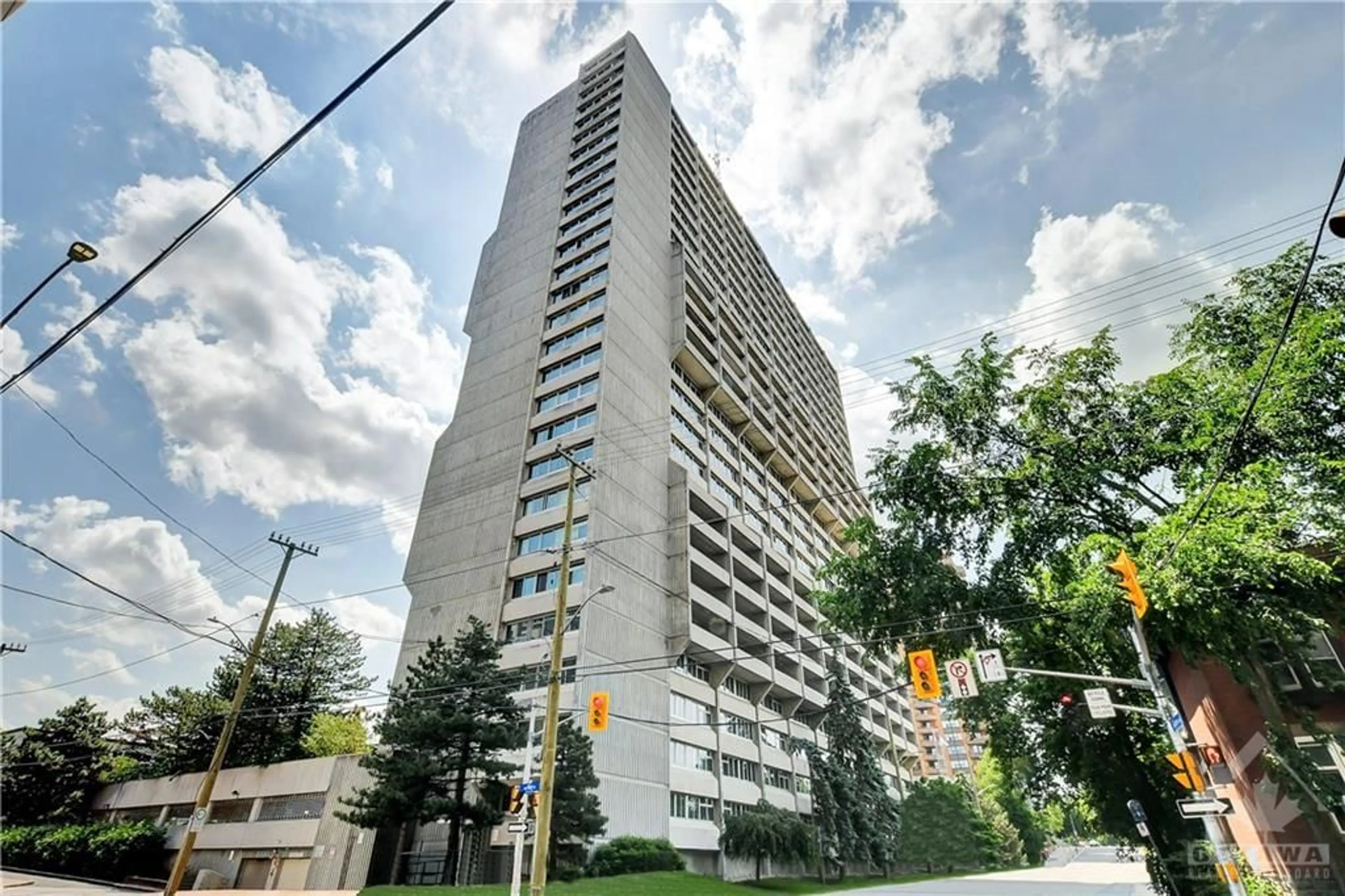 A pic from exterior of the house or condo for 530 LAURIER Ave #2101, Ottawa Ontario K1R 7T1
