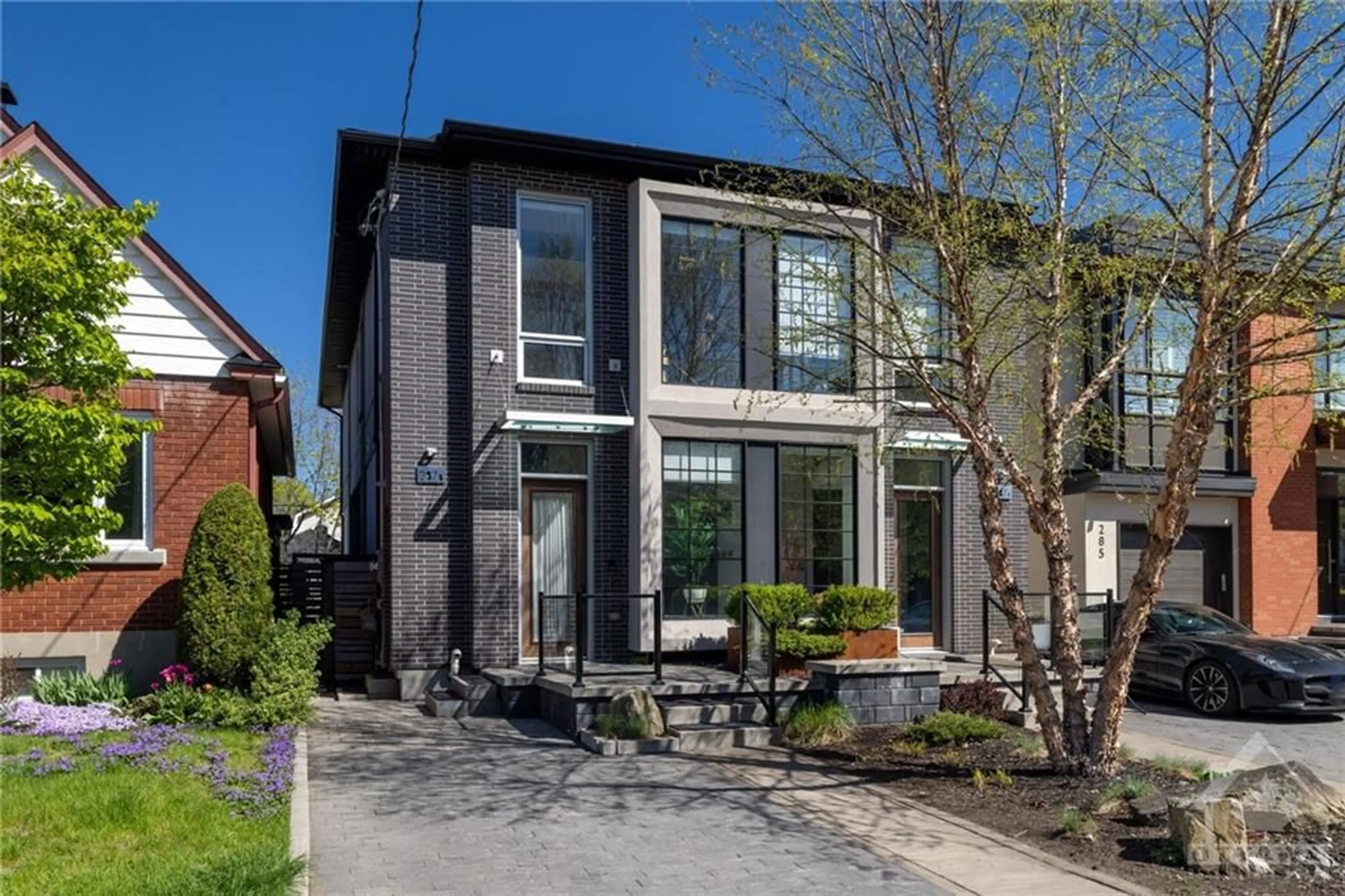 Home with brick exterior material for 287 DOVERCOURT Ave #B, Ottawa Ontario K1Z 7H4