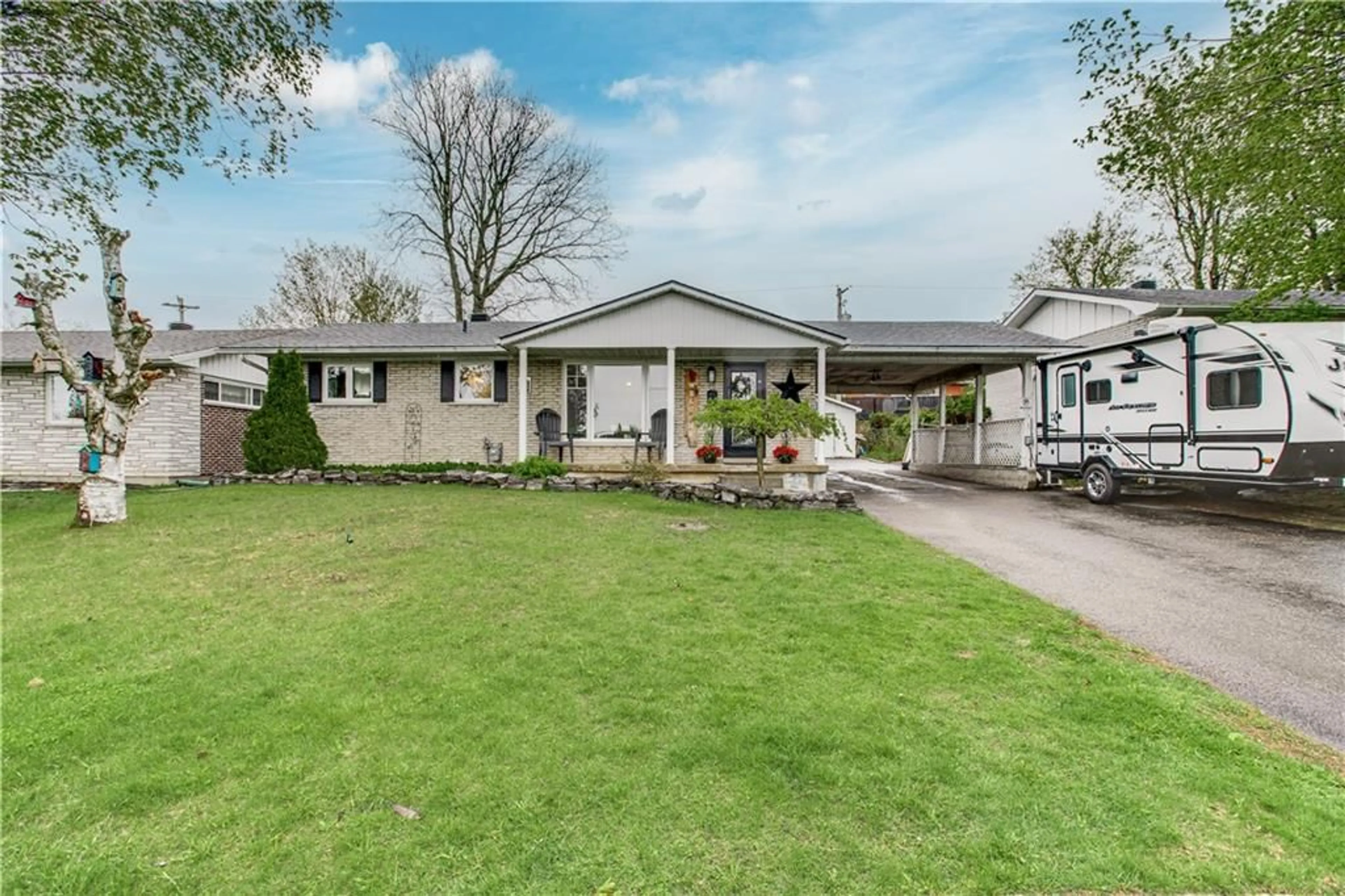 Frontside or backside of a home for 779 GHISLAIN St, Hawkesbury Ontario K6A 2X1