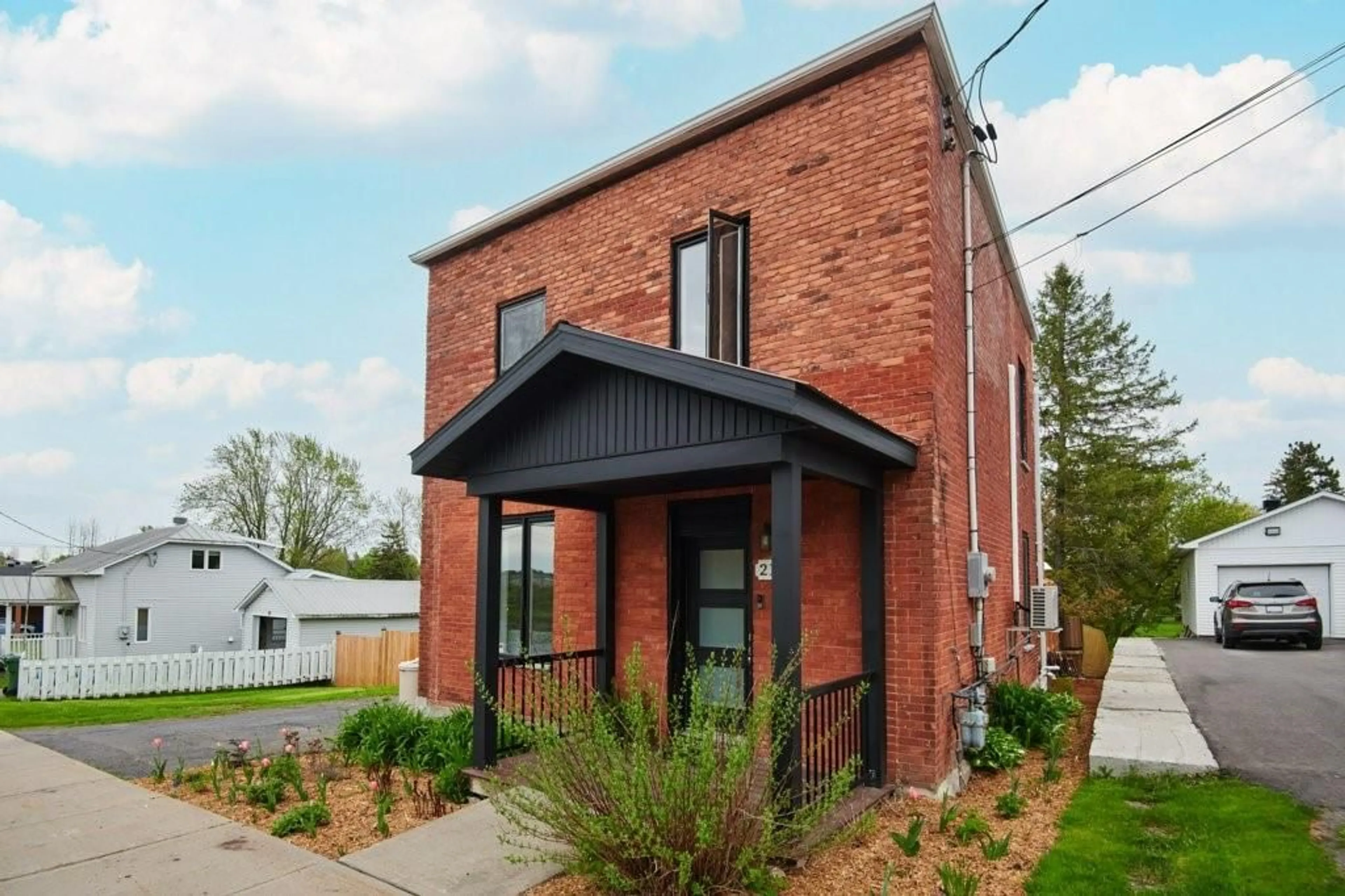 Home with brick exterior material for 218 MAIN St, Vankleek Hill Ontario K0B 1R0