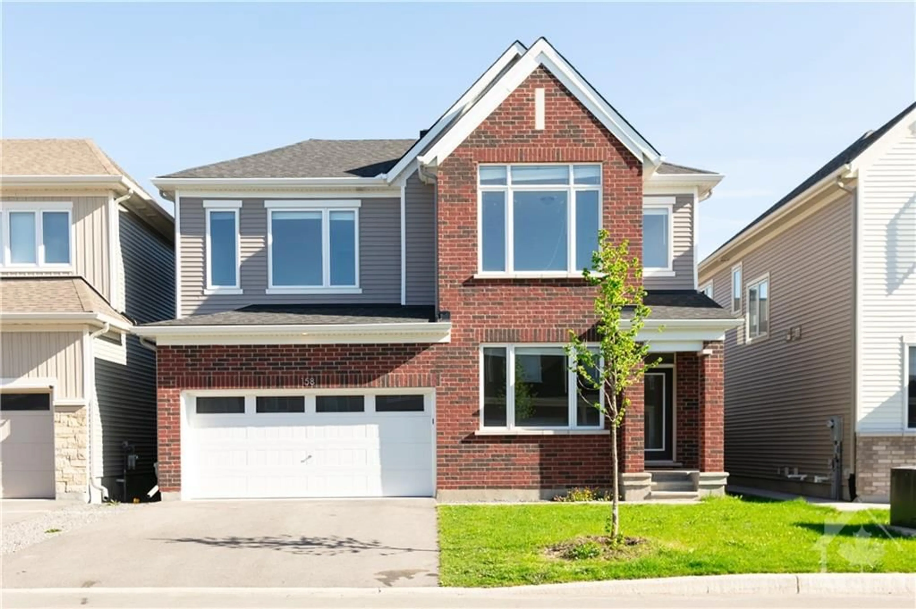 Home with brick exterior material for 158 AUBRAIS Cres, Ottawa Ontario K1W 0N2