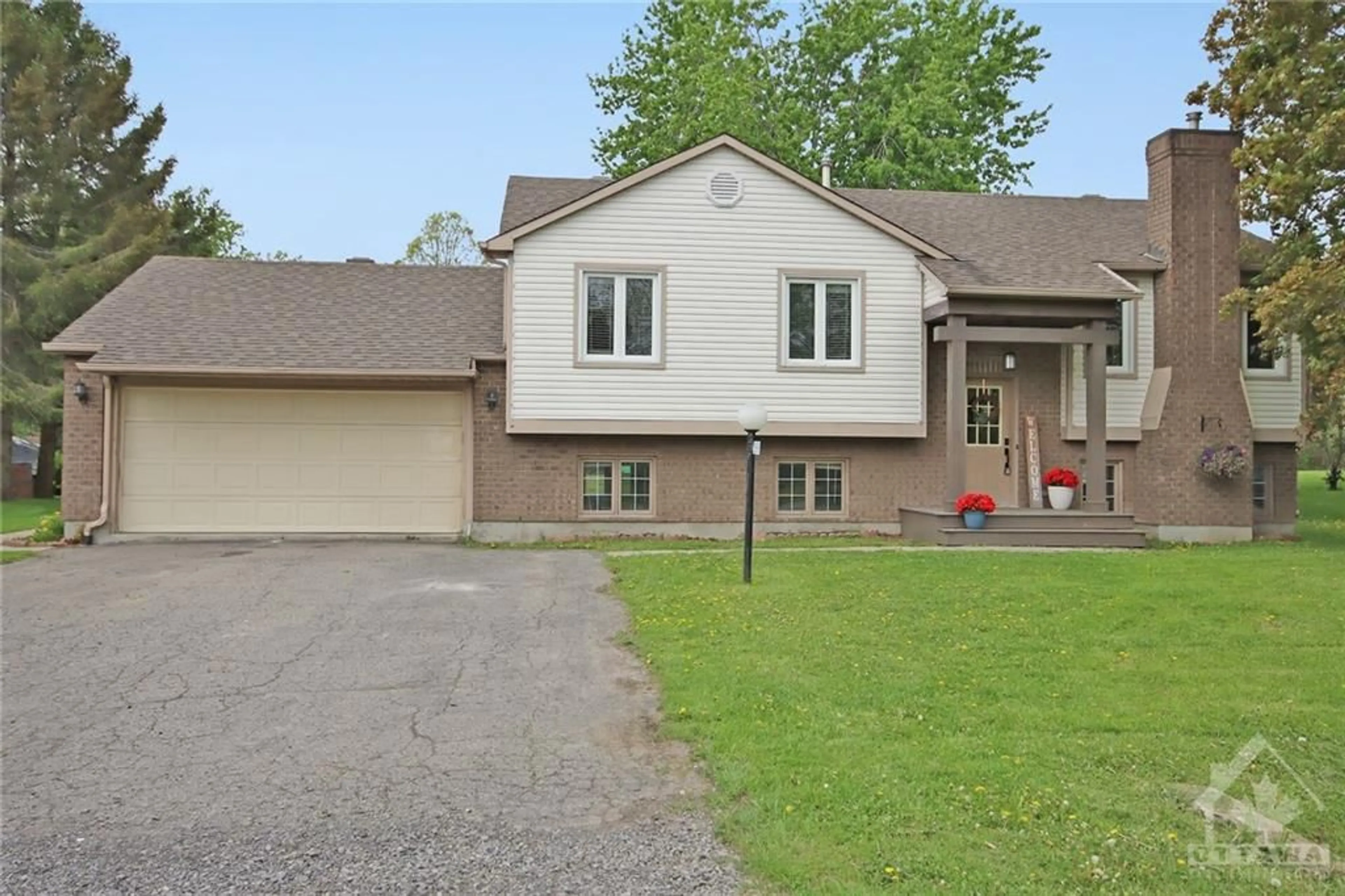 Frontside or backside of a home for 2696 JOHANNES St, Metcalfe Ontario K0A 2P0