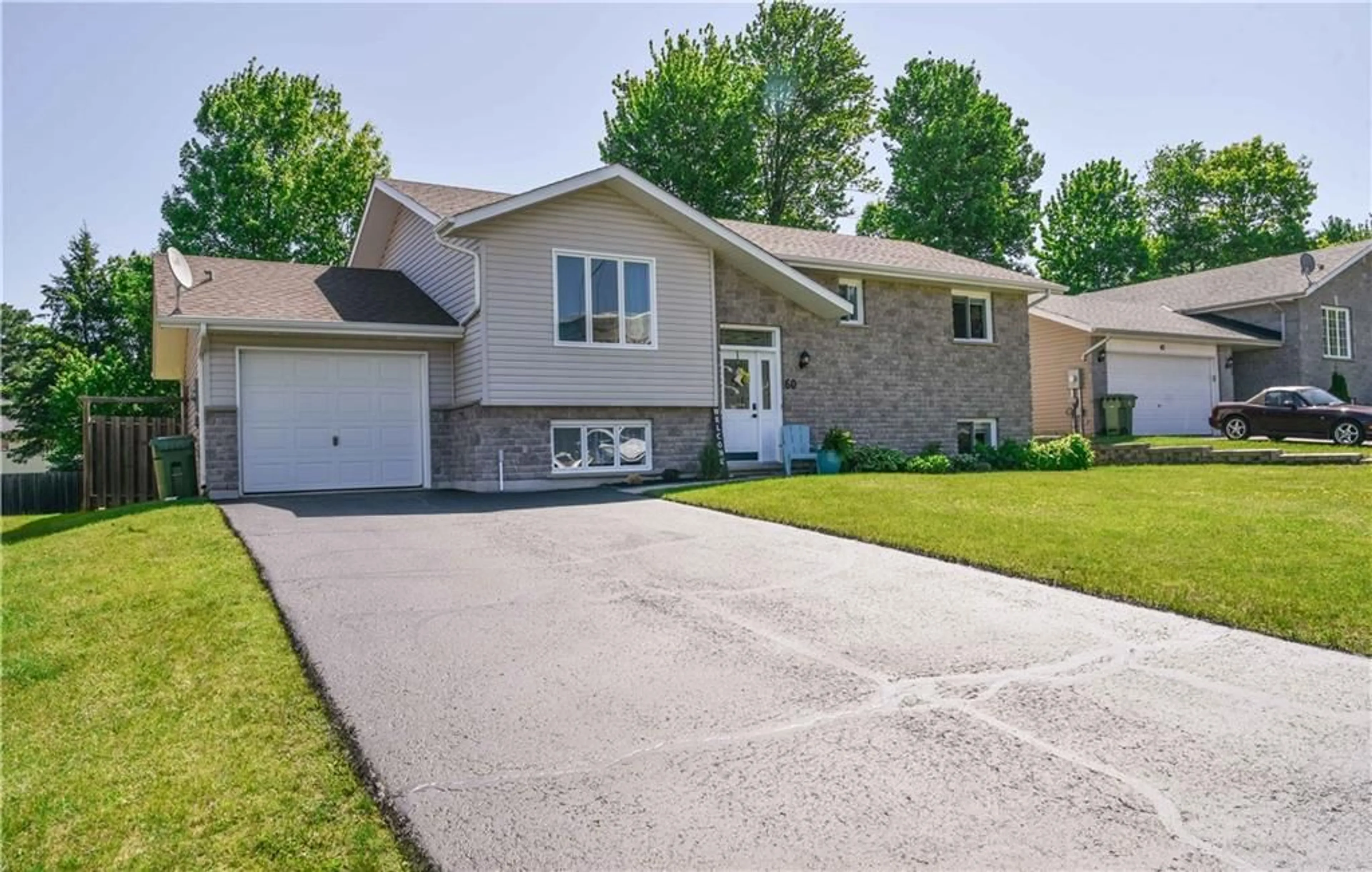 Frontside or backside of a home for 60 SPRUCE St, Petawawa Ontario K8H 3N6