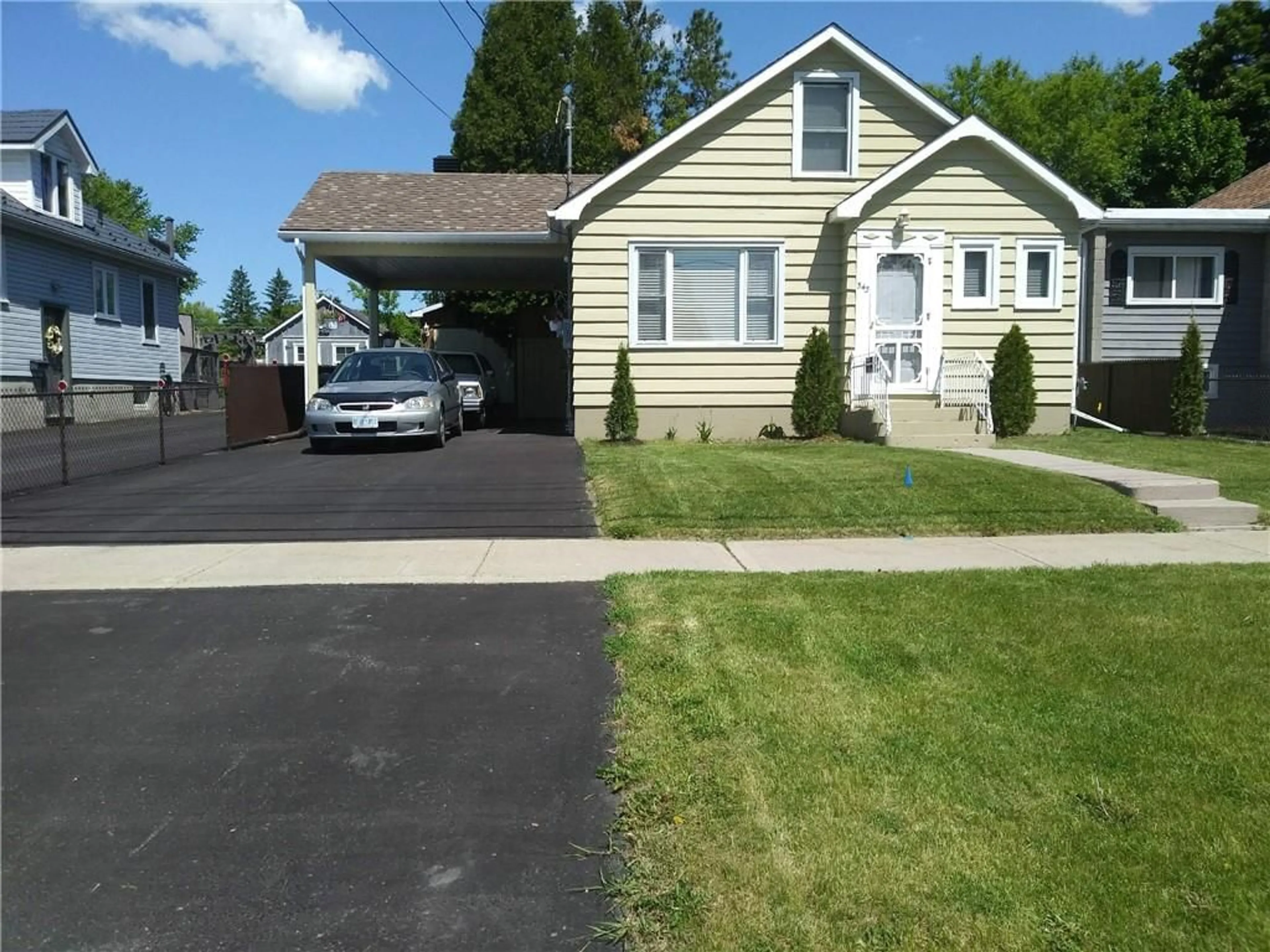 Frontside or backside of a home for 543 FIFTH St, Cornwall Ontario K6H 2M6