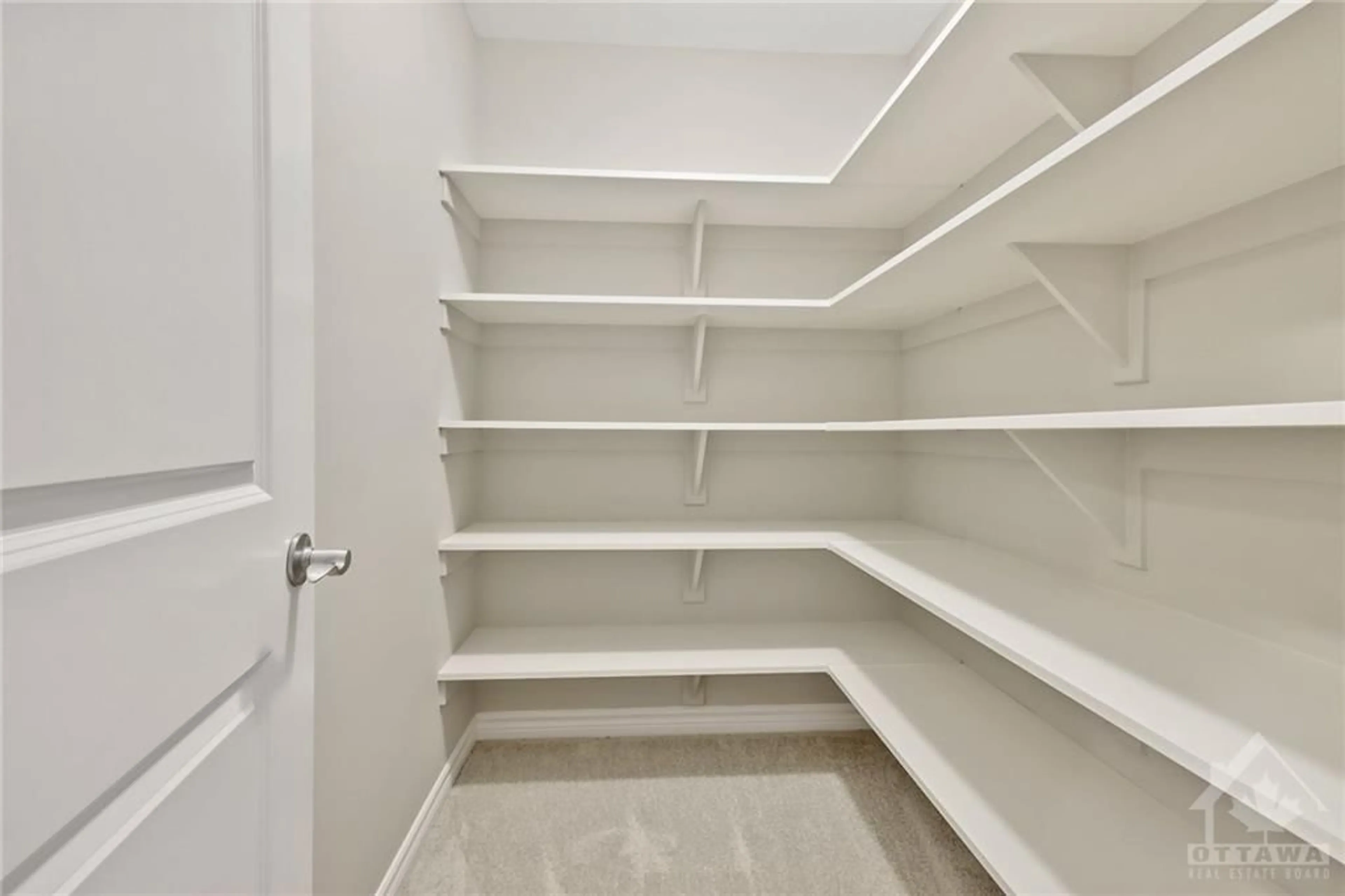 Storage room or clothes room or walk-in closet for 511 PAAKANAAK St, Gloucester Ontario K1X 0G9