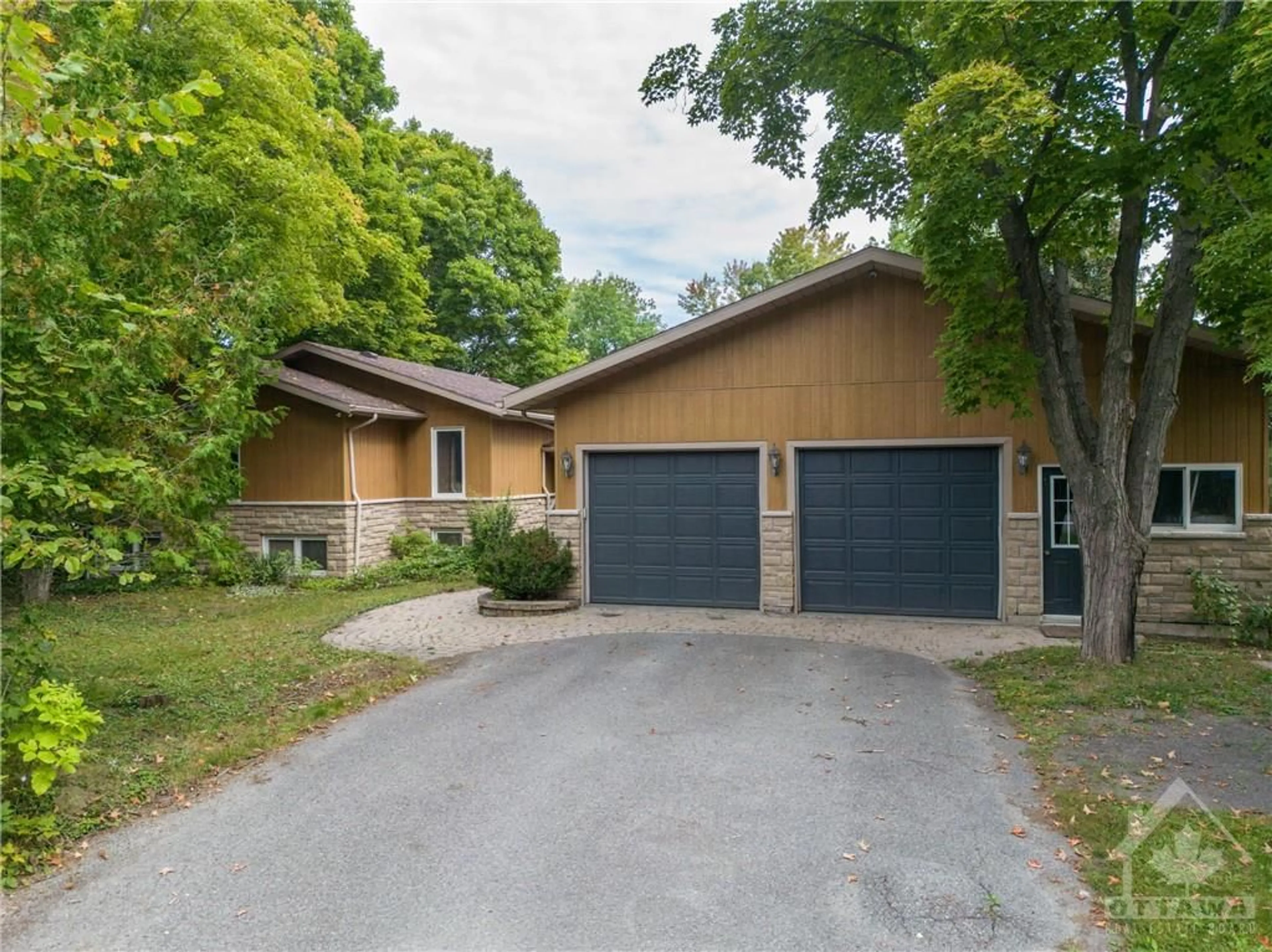 Frontside or backside of a home for 2840 BARLOW Cres, Ottawa Ontario K0A 1T0