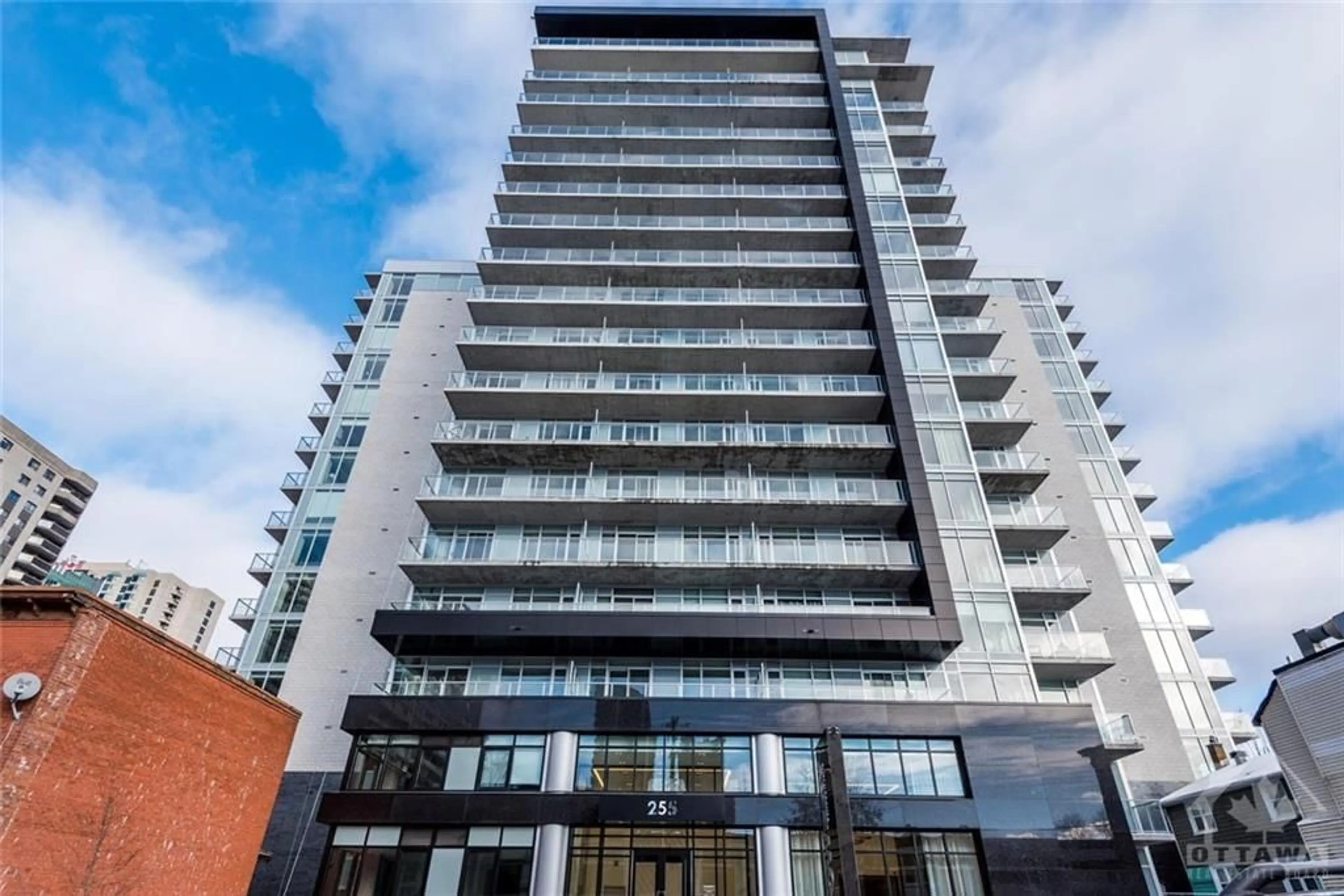 A pic from exterior of the house or condo for 255 BAY St #1415, Ottawa Ontario K1R 0C5