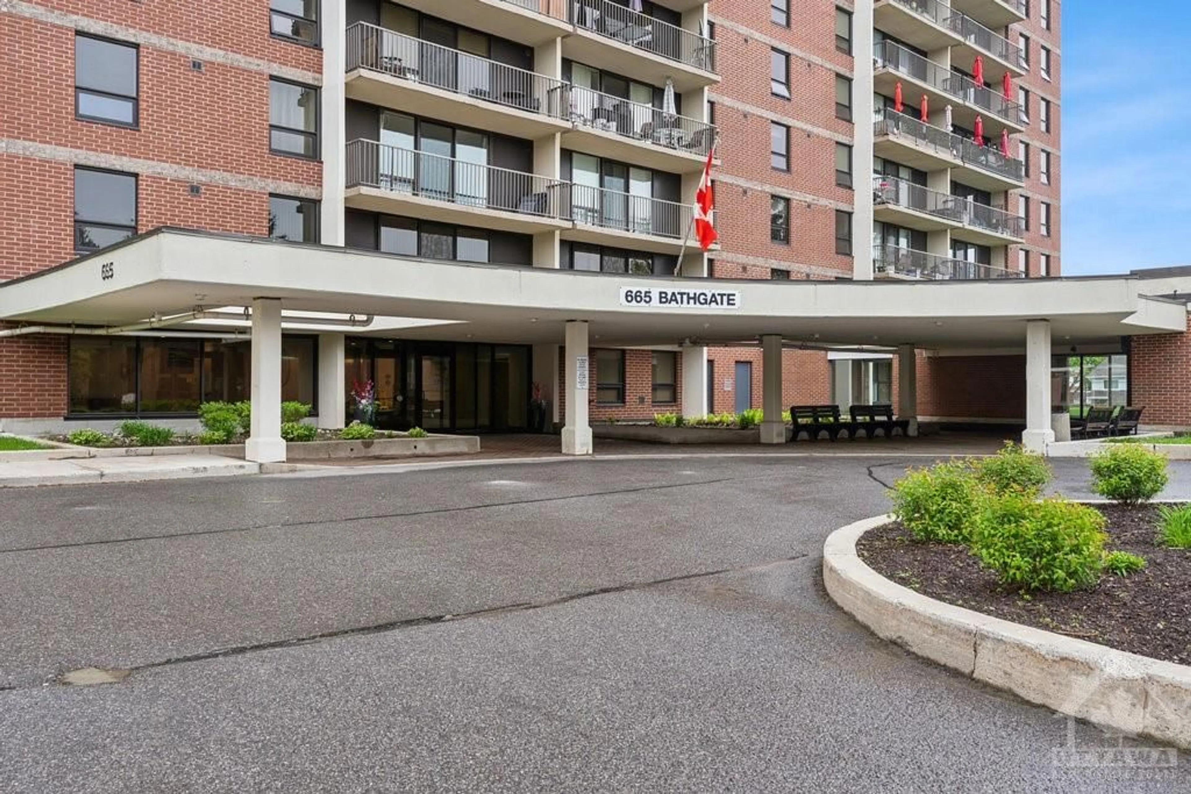 A pic from exterior of the house or condo for 665 BATHGATE Dr #1008, Ottawa Ontario K1K 3Y4