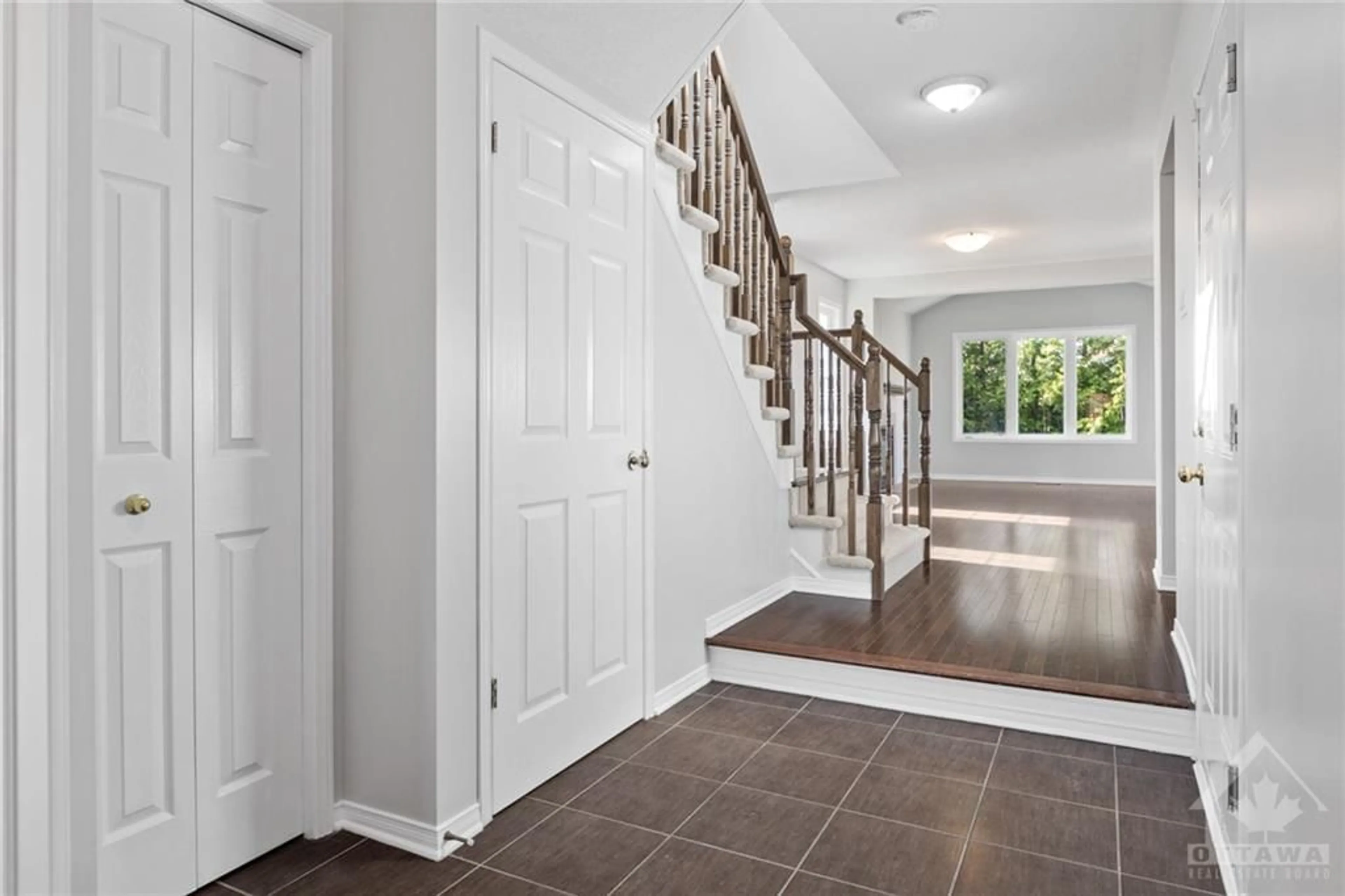 Indoor entryway for 16 SHORT Rd, Arnprior Ontario K7S 0B9